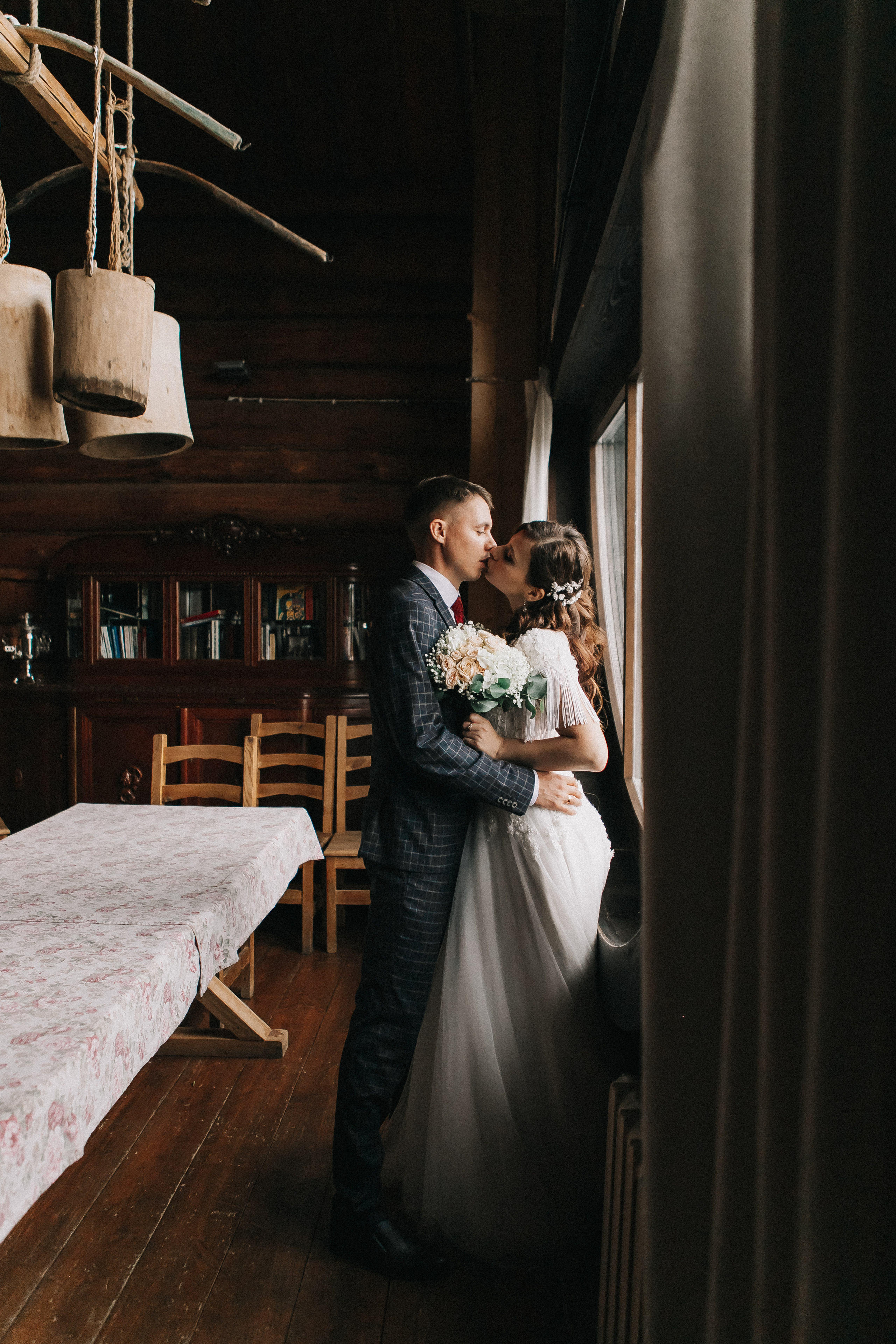 Анастасия и Вячеслав в студии и Бобровой долине. Свадебный фотограф Юлия Сарапульцева, Ижевск