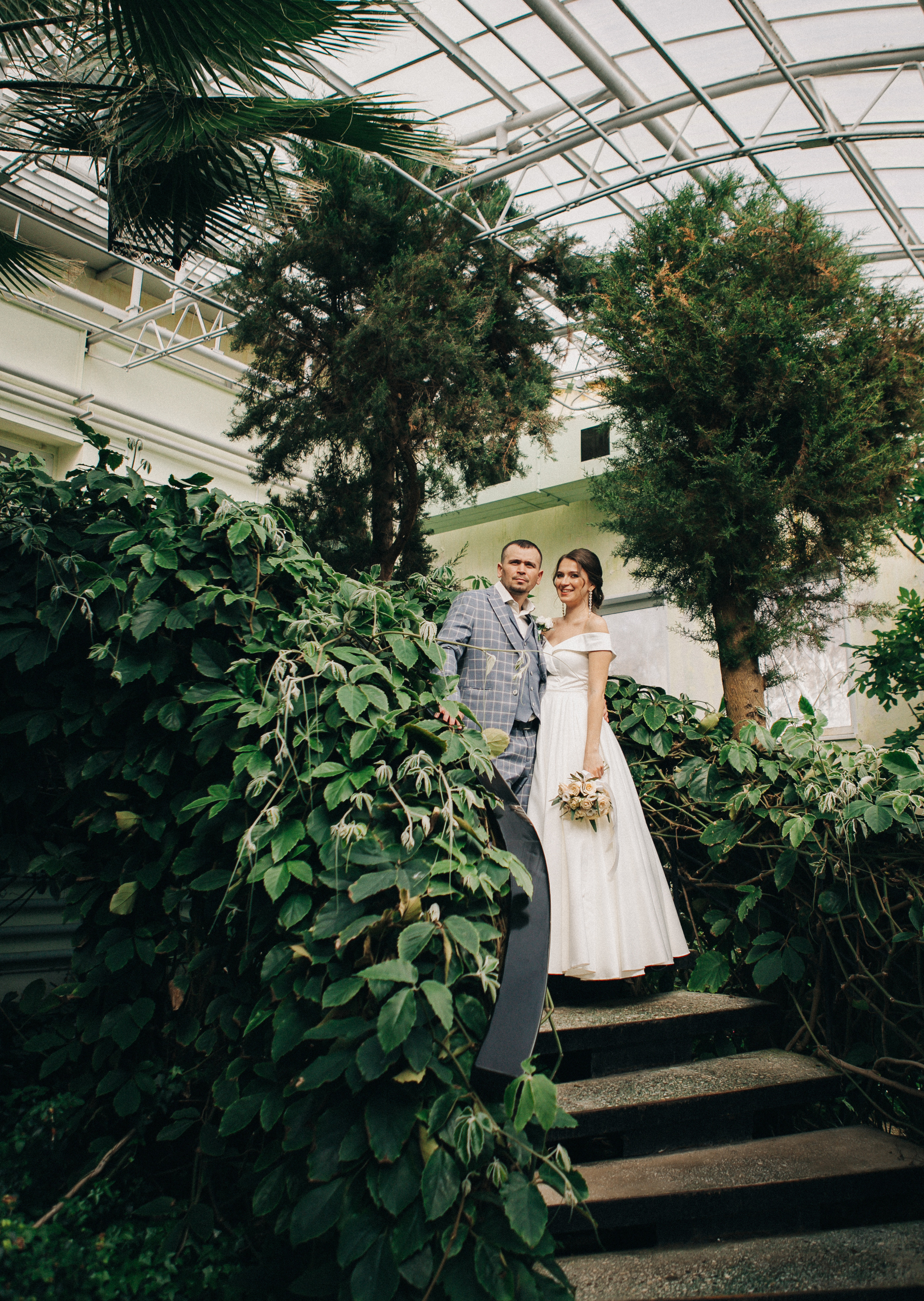 Мария, Михаил в зимнем саду. Свадебный фотограф Юлия Сарапульцева, Ижевск