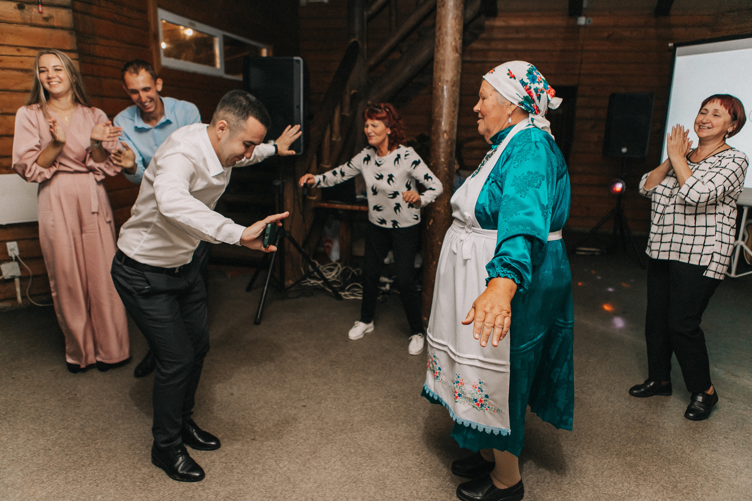 Анастасия и Вячеслав в студии и Бобровой долине. Свадебный фотограф Юлия Сарапульцева, Ижевск