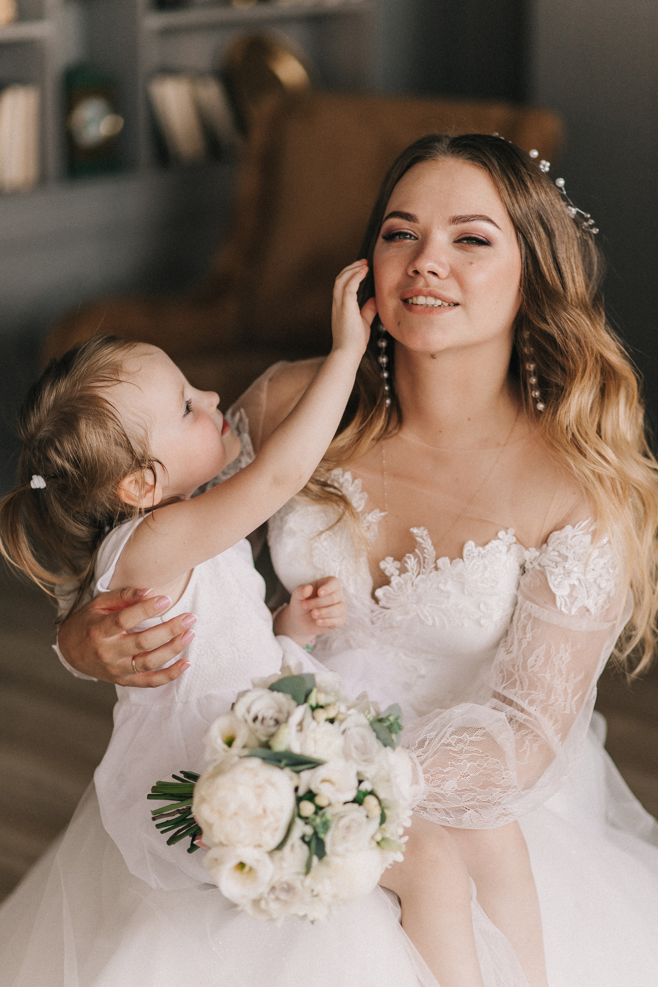 Татьяна и Никита, студия, парк. Свадебный фотограф Юлия Сарапульцева, Ижевск