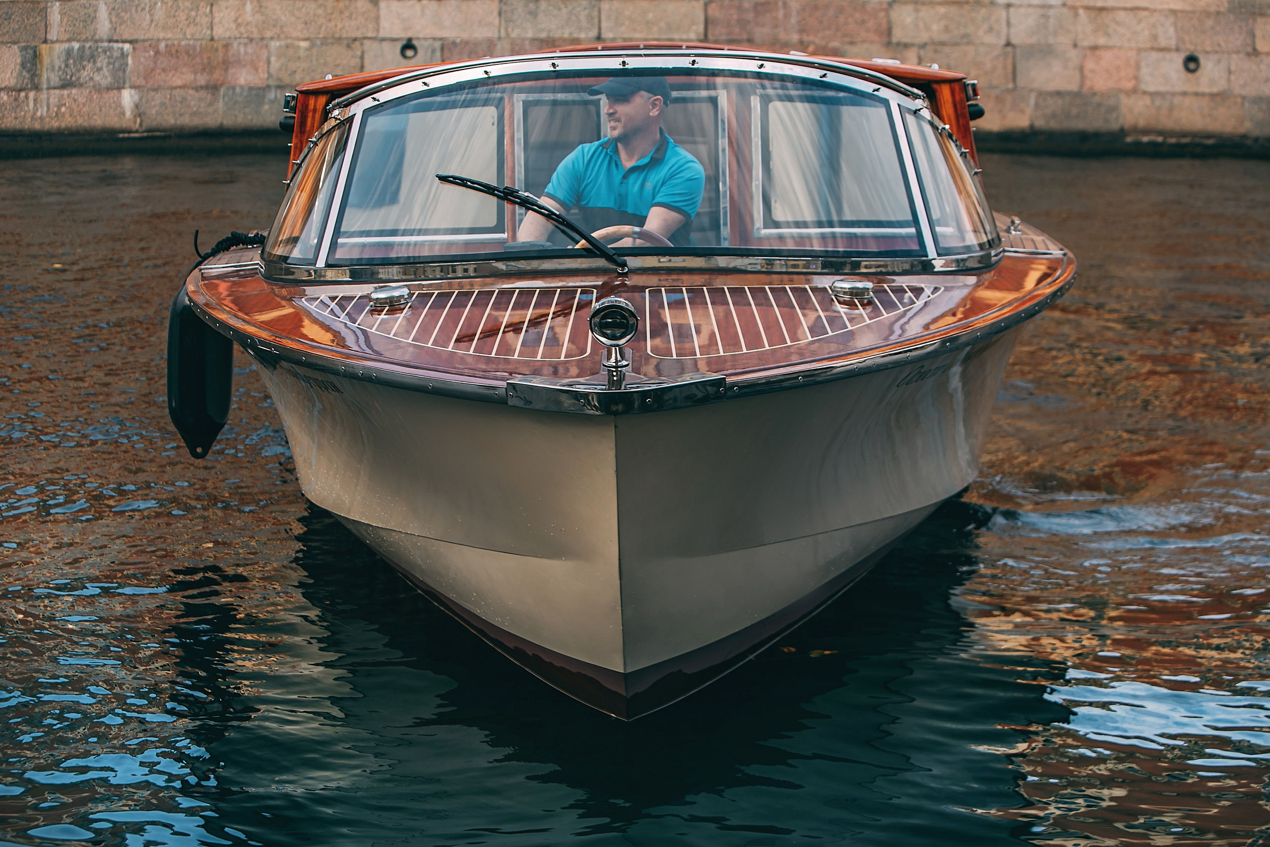 Катер «Montferrand». SPB Rent Boats|аренда катеров и теплоходов