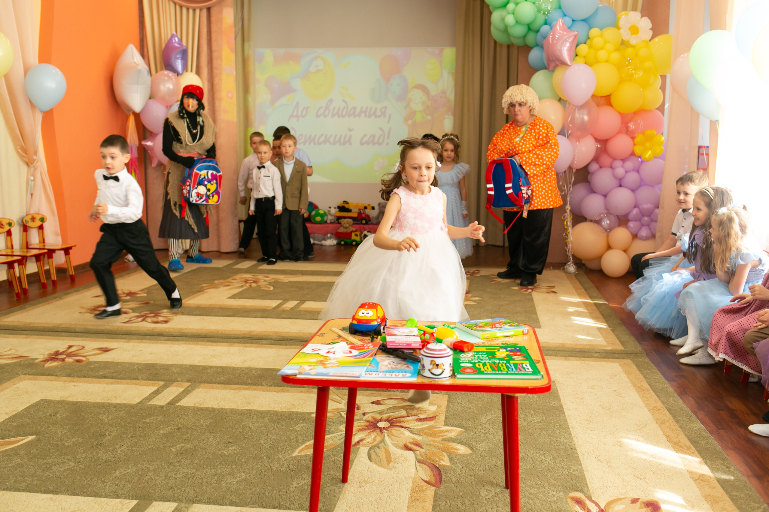 Выпускные и Утренники. Фотограф новорожденных и семейный фотограф НСО г. Бердск Марина Львова