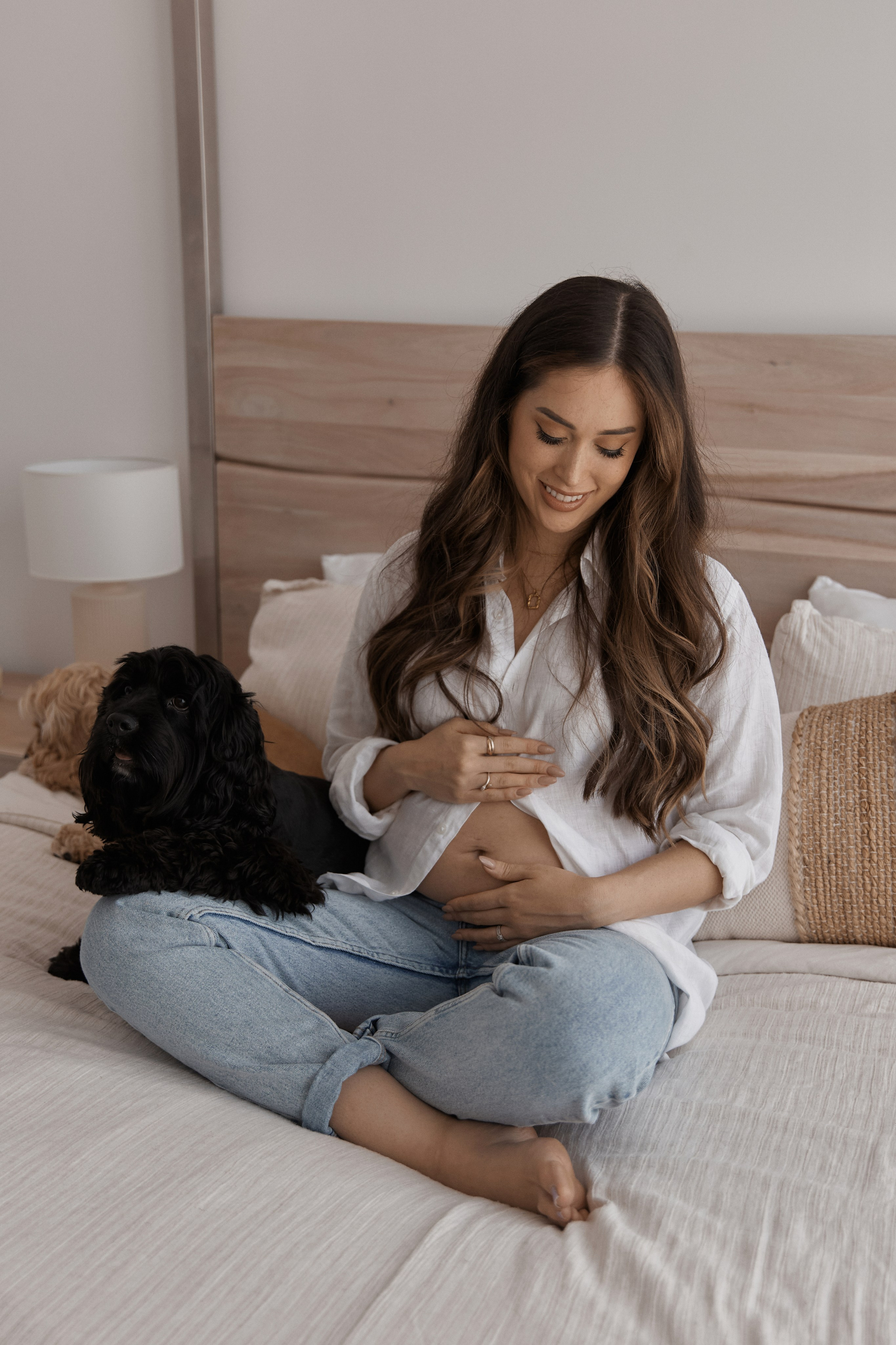 Cozy Pregnancy Photoshoot Dubai | At-Home Comfort