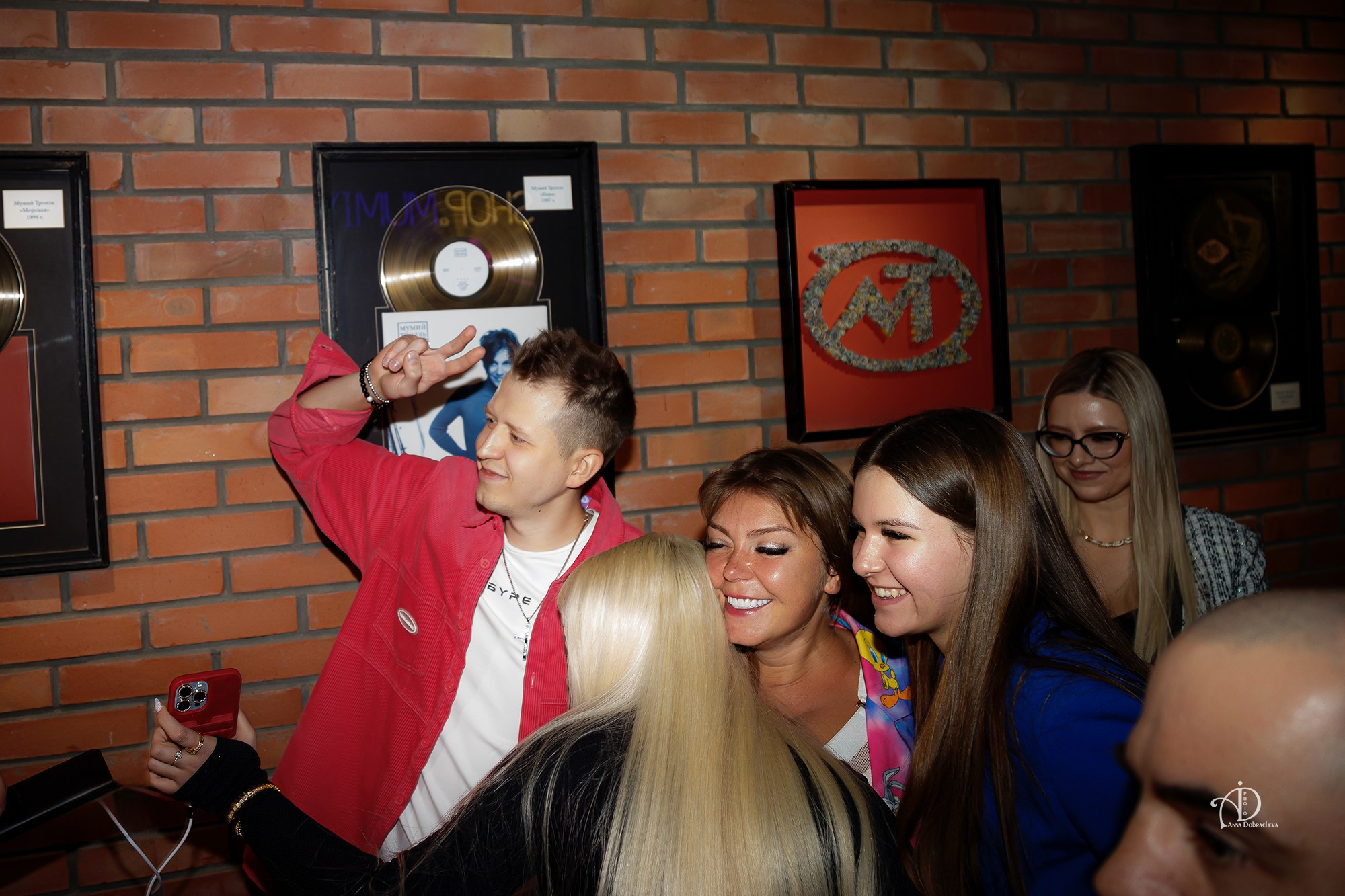 «ГОРЯЧАЯ ПРЕМЬЕРА» от телеканалов RUSSIAN MUSICBOX и MUSICBOX GOLD. Фотограф Анна Добрачёва