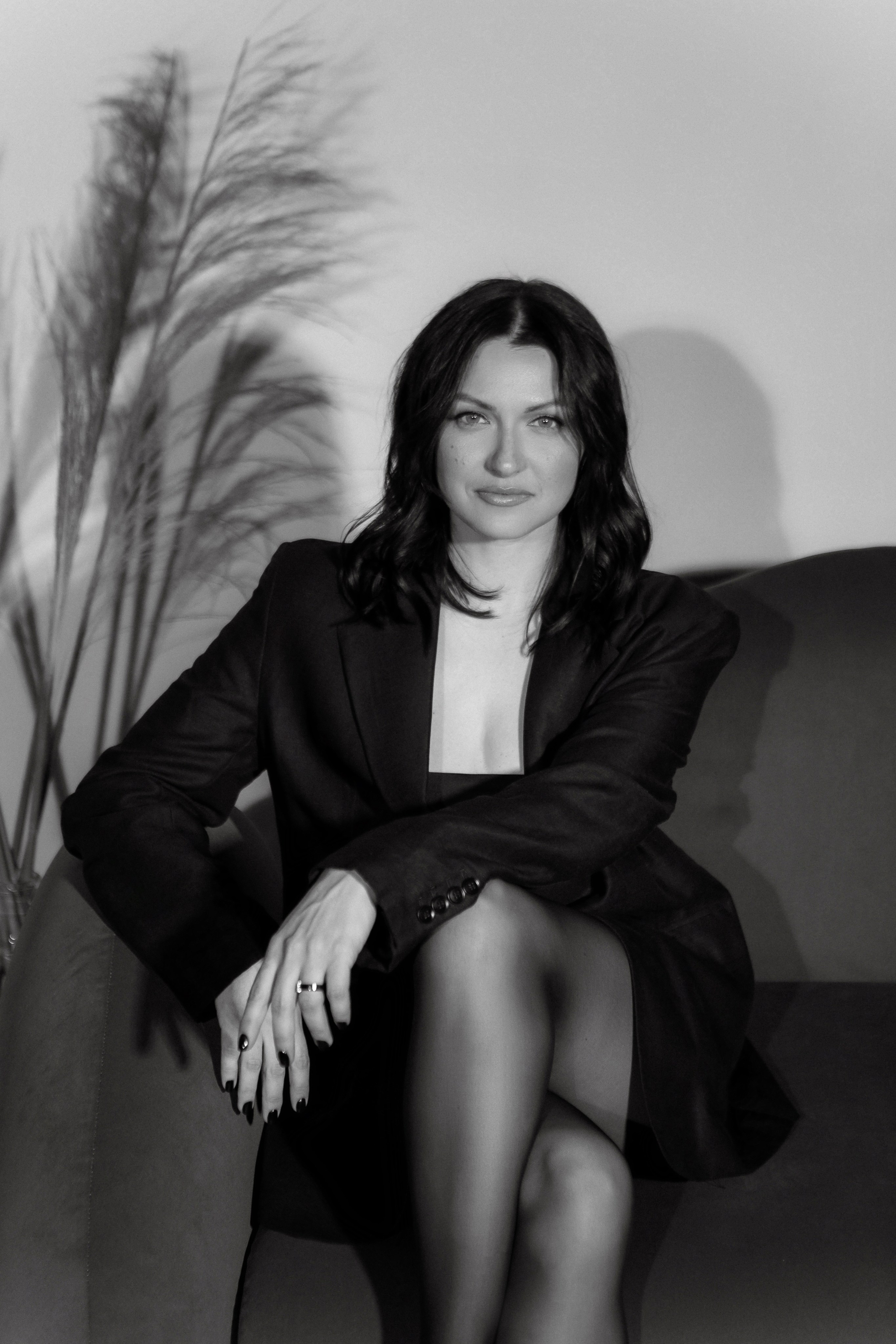 Анна ч/б. Главная