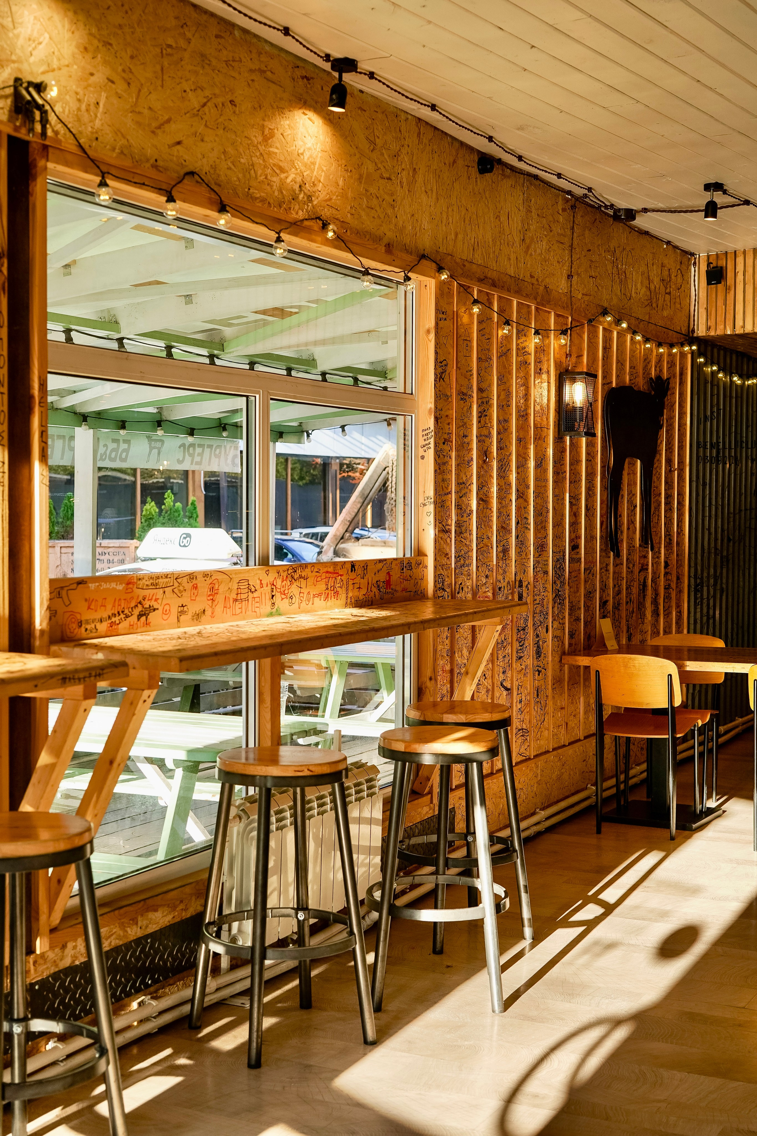 BB&Burgers. AMODEO STUDIO