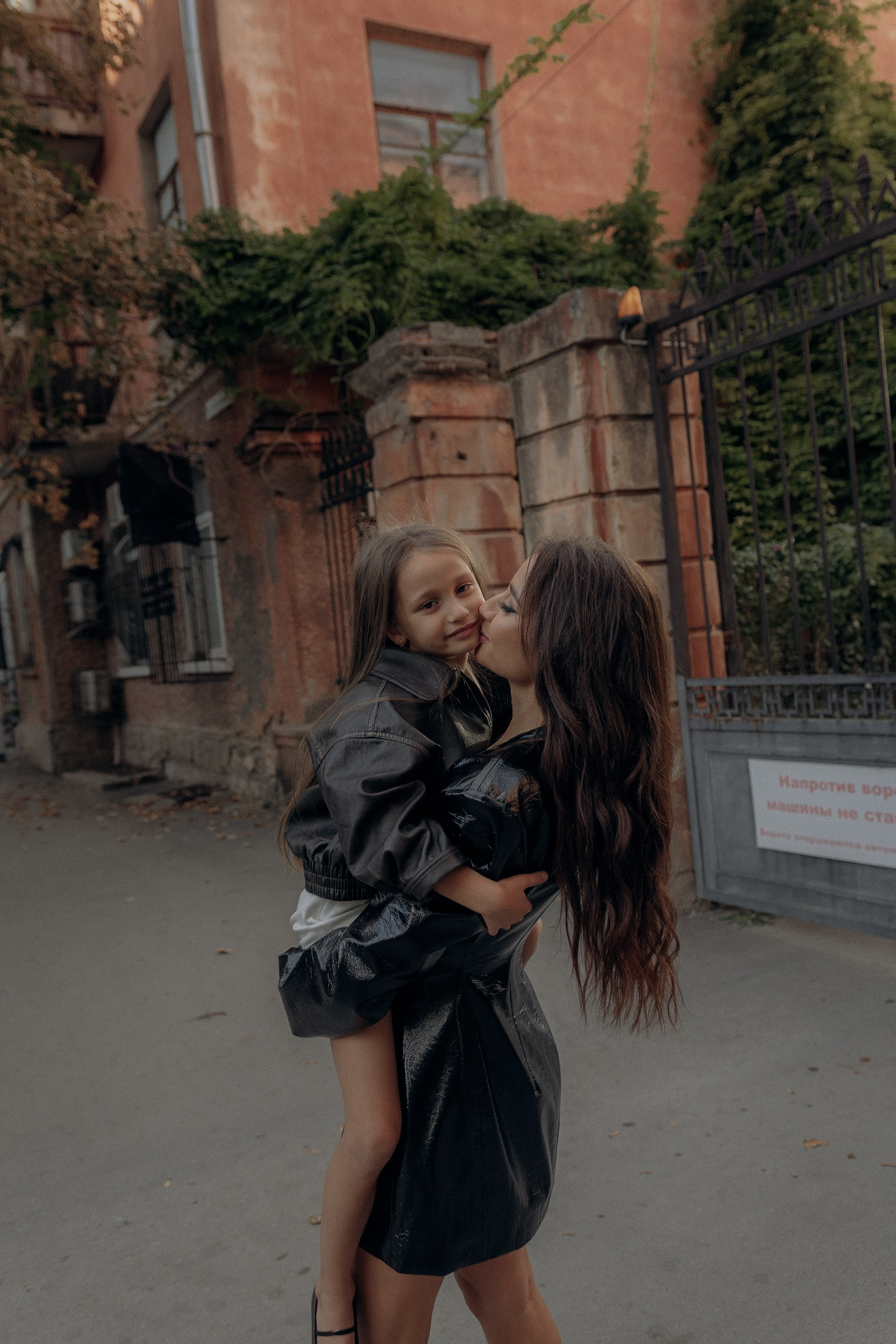 Алина и Николь. Условия и стоимость