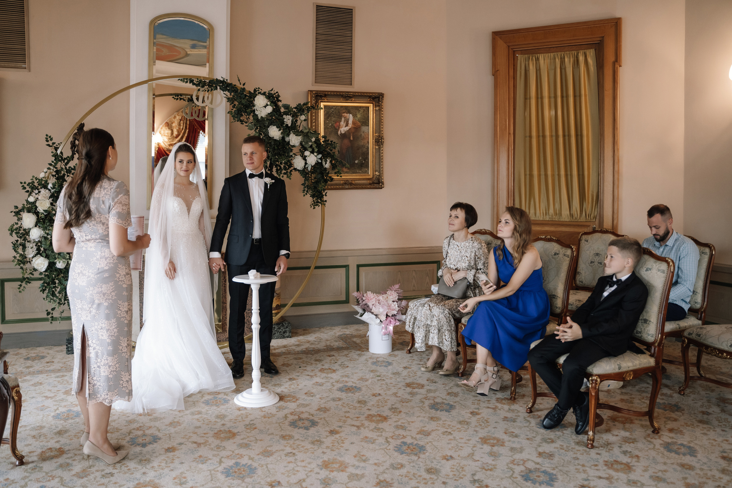 День 1. Все по-классике. Фотограф Ксения Тимченко. Бережно к вам и вашим чувствам