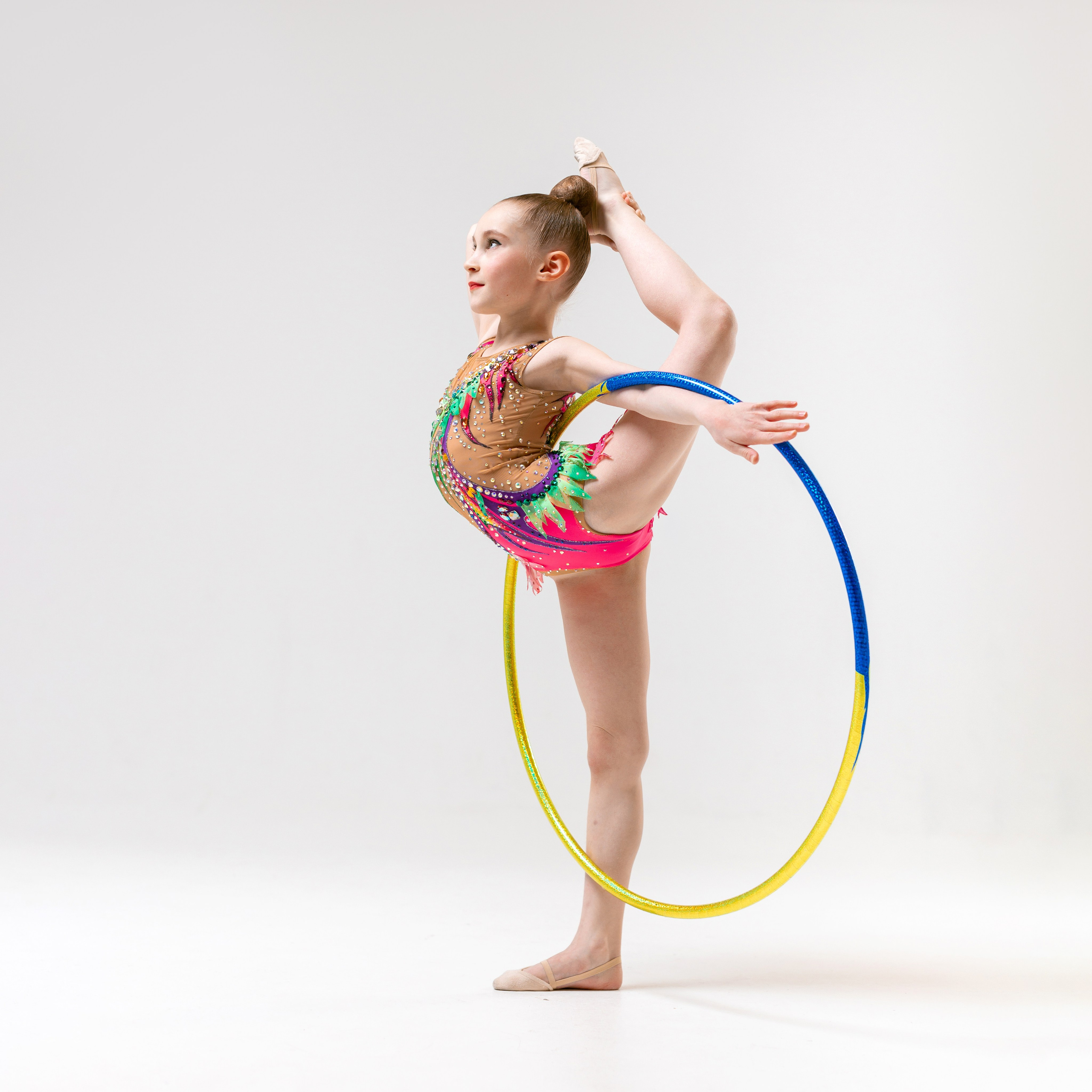 Фотосъёмка гимнасток на белой циклораме. Балетный фотограф Алина Ханько — Душа Балета