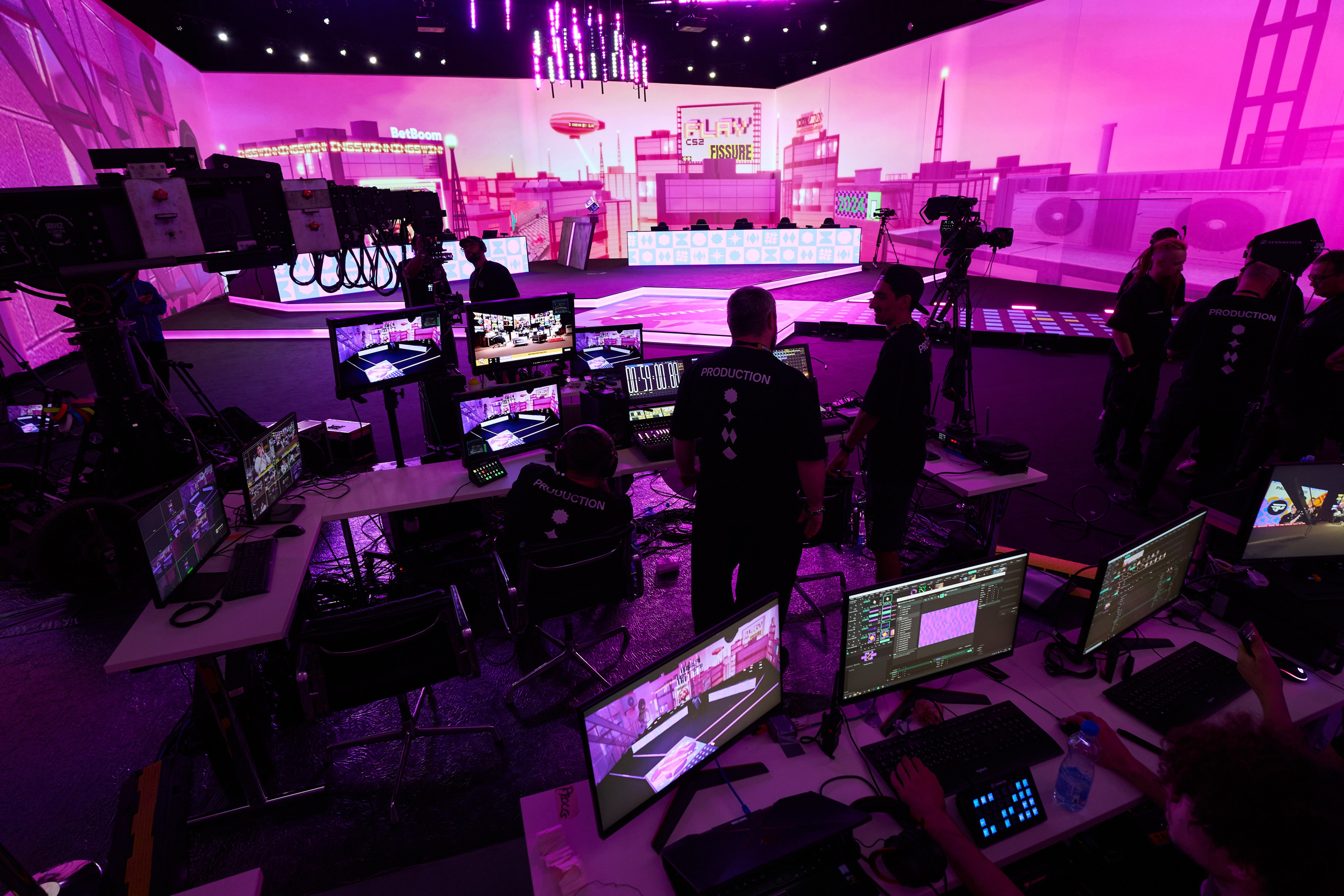 BetBoomDacha. See the moment and catche. commercial and reportage