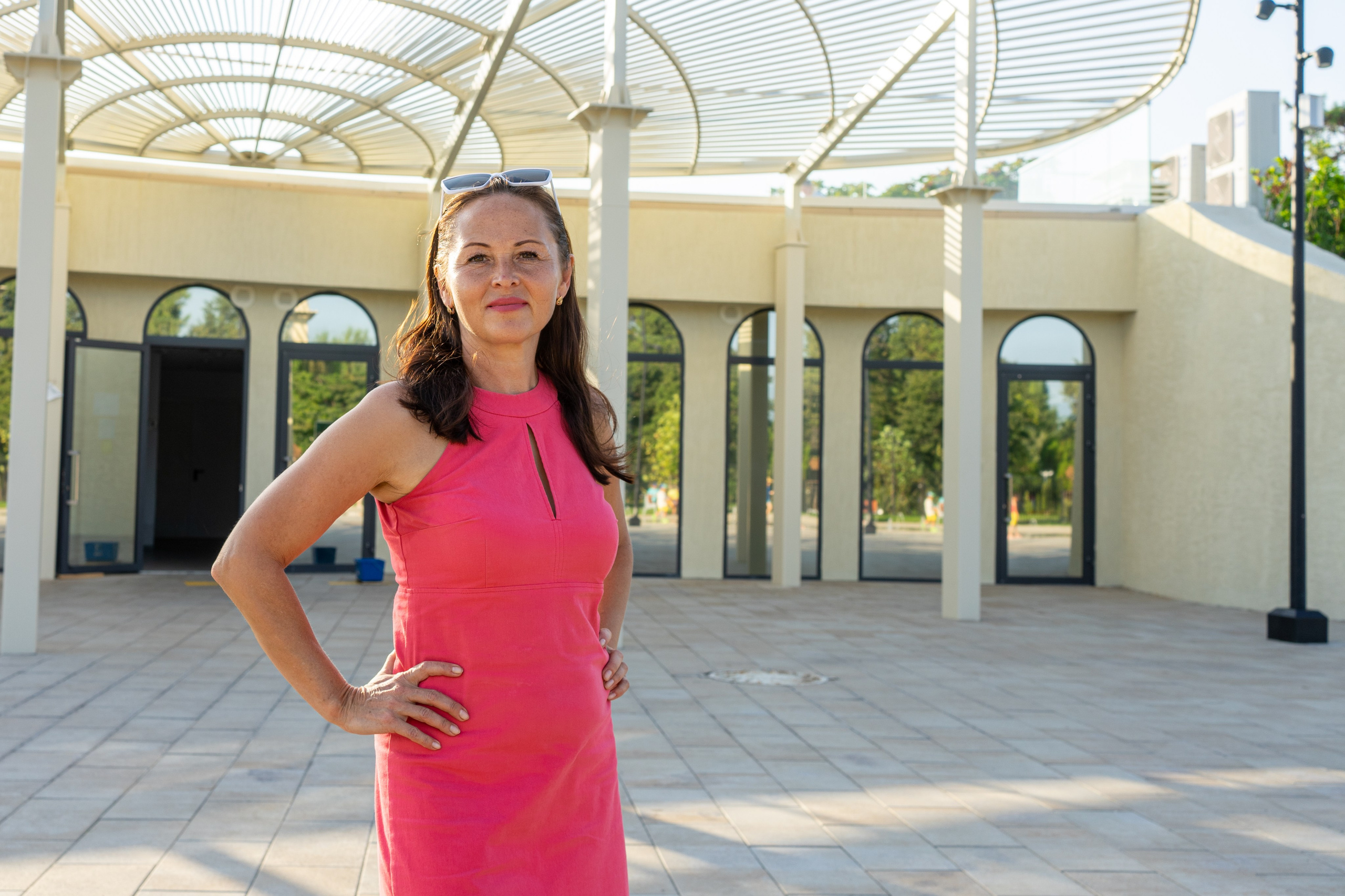 Индивидуальная фотосессия в парке и на море в Сириусе. Фотограф в Сочи Тиунова Маргарита и Тиунов Евгений