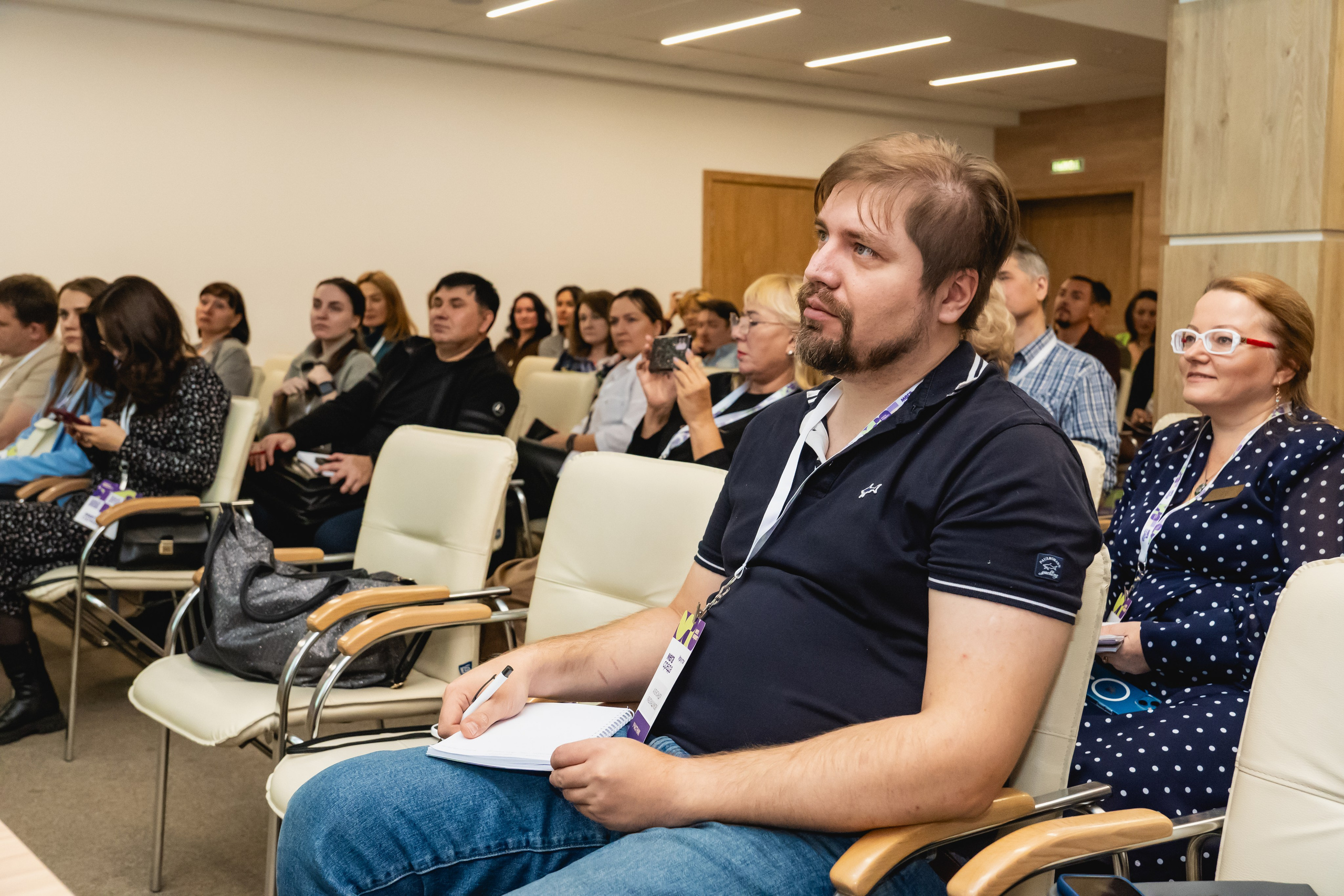 Мегасреда. Занимаюсь профессиональной фотографией и живу рядом с Байкалом. Работаю в разных жанрах