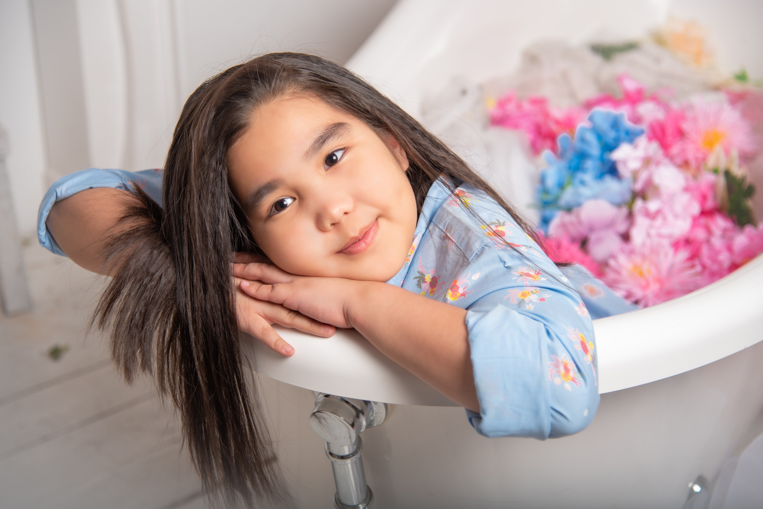 Модельная школа. Занимаюсь профессиональной фотографией и живу рядом с Байкалом. Работаю в разных жанрах