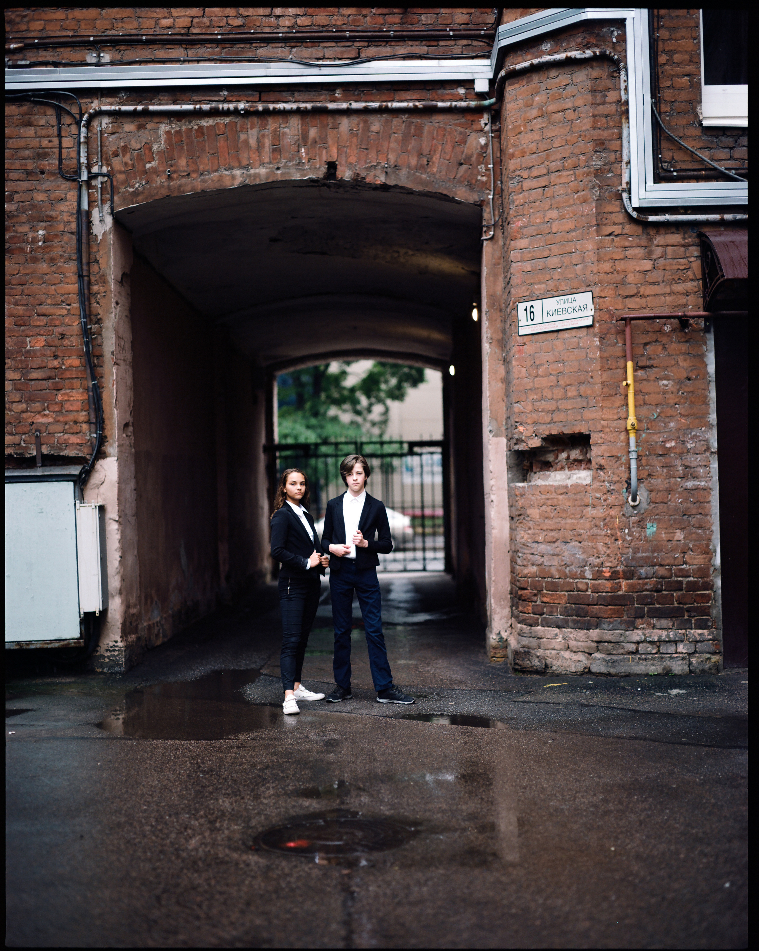 «Взрослым сидеть на качелях воспрещается». Фотограф Яна Булгакова