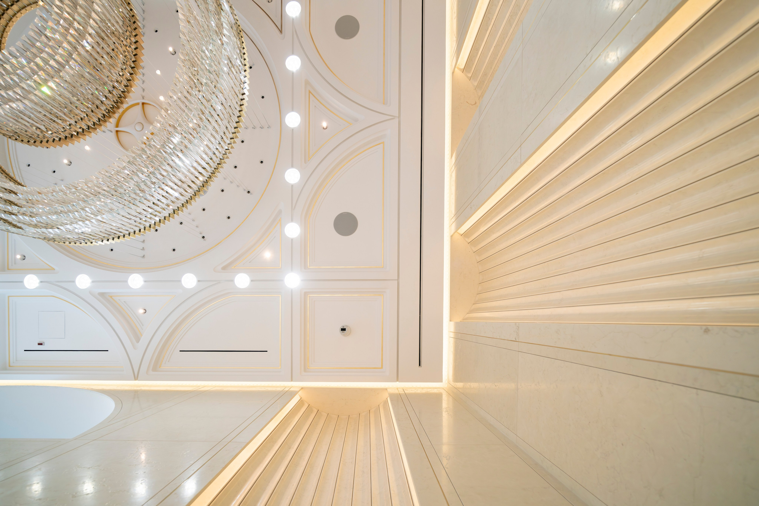 КАМ. Ювелирный дом CHAMOVSКIKH. Видеограф для бизнеса в Санкт-Петербурге — съёмка производств, выставок, B2B