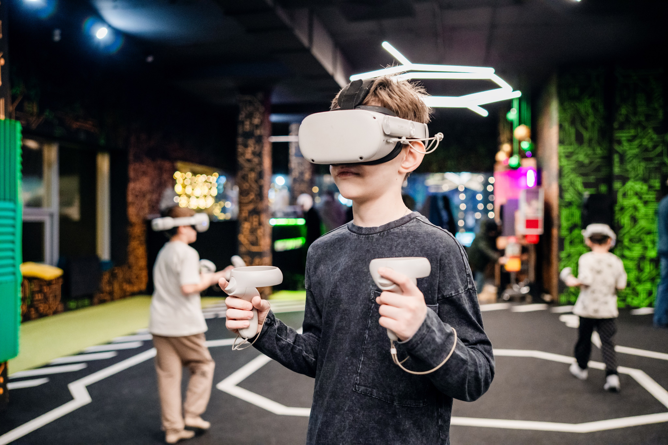 VR (November-December 2024). Felixtones