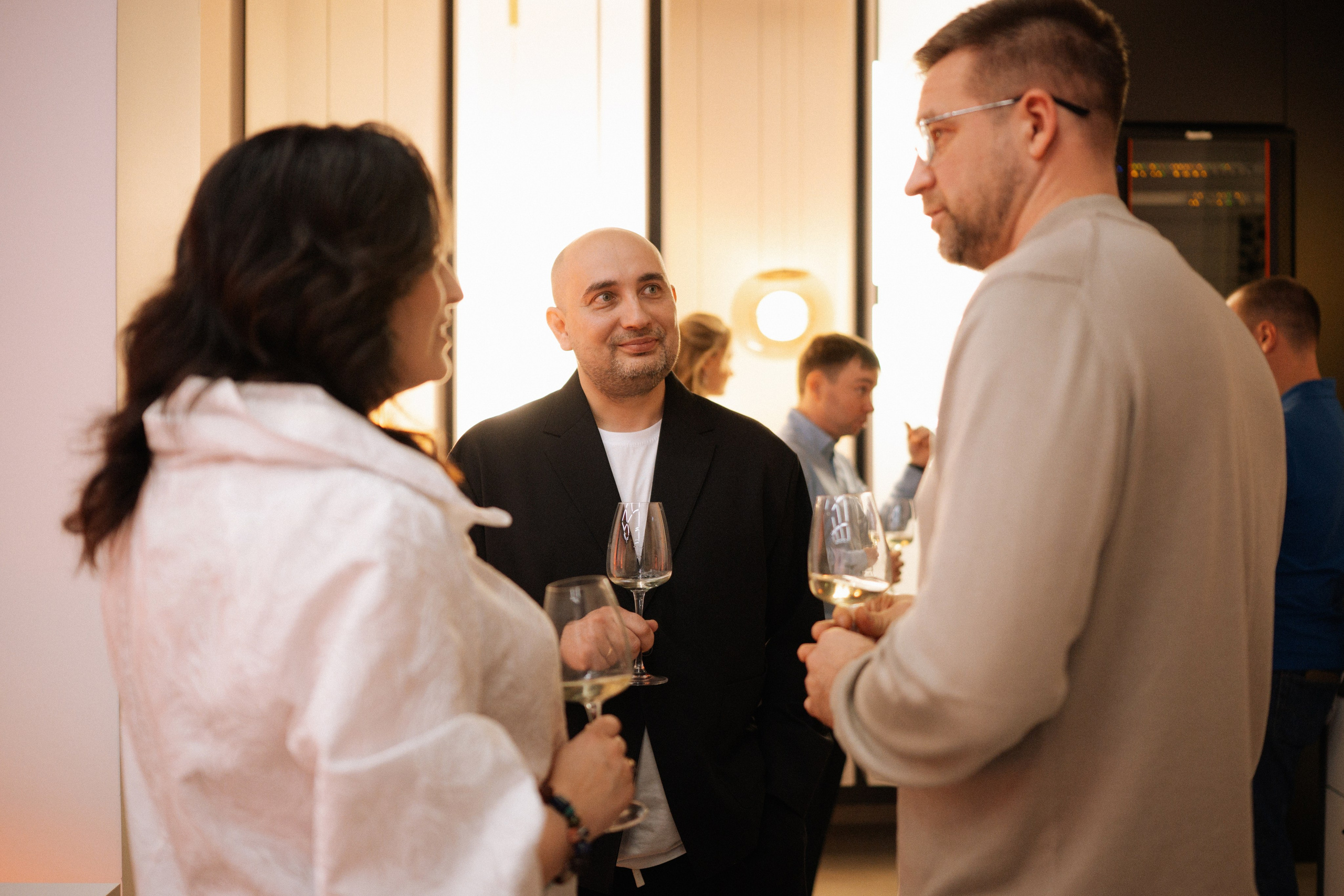 HI-TECH HOUSE. Свадебный и семейный фотограф Никита Корохов