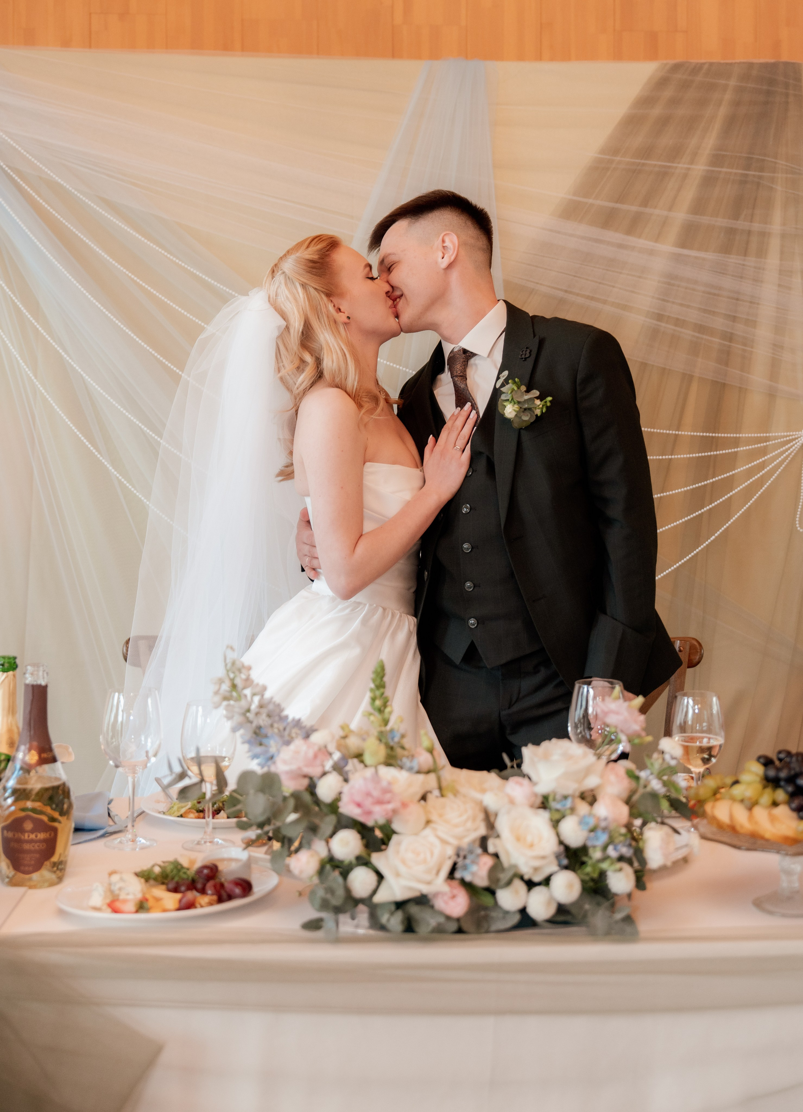 Алиса и Влад. Полный свадебный день (утро, усадьба, прогулка, выездная регистрация, банкет). Дата съемки 26.04.2025. Свадебный фотограф Москва