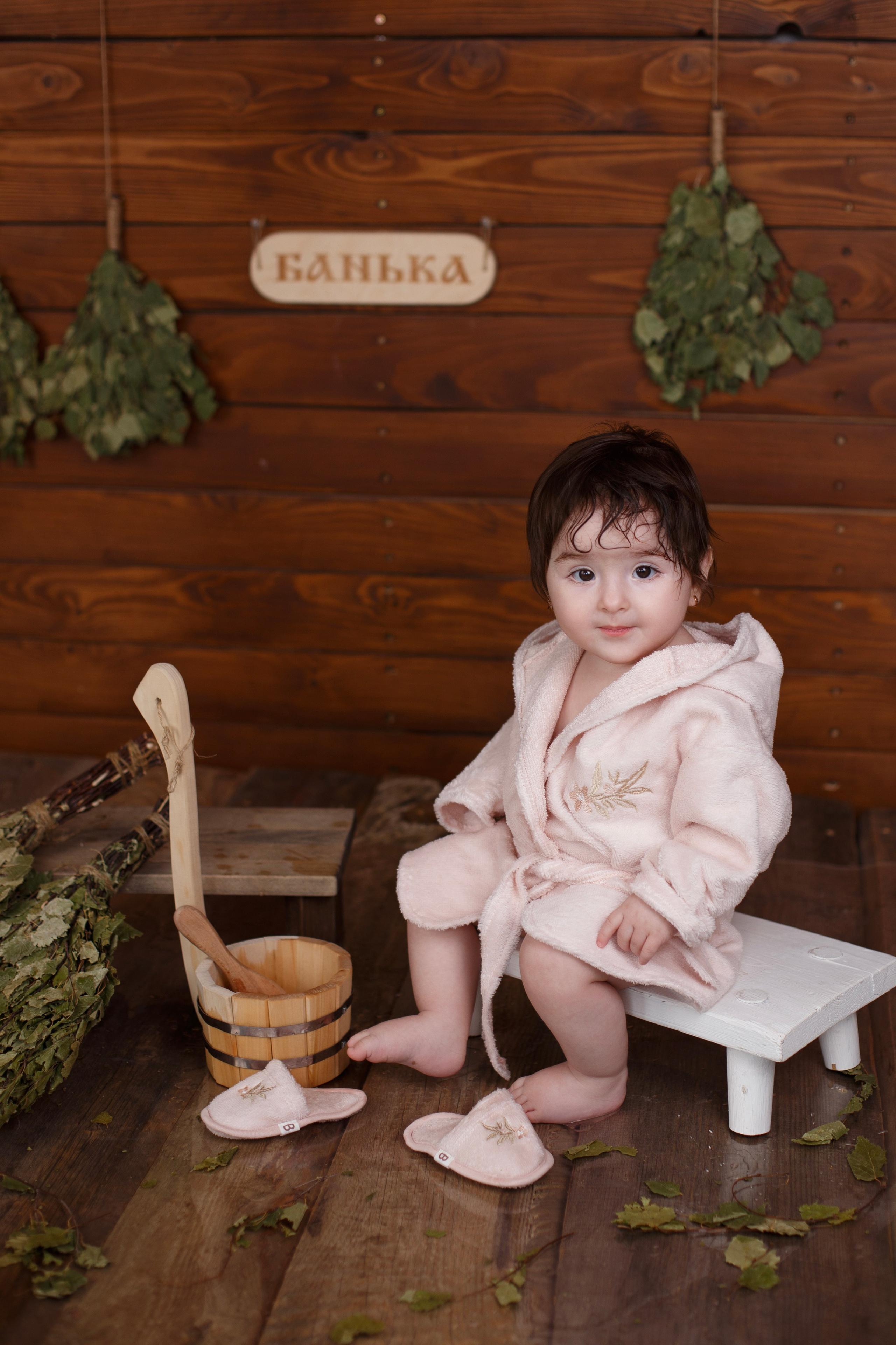 Банька для малышей фотосессия Купание в ванночке