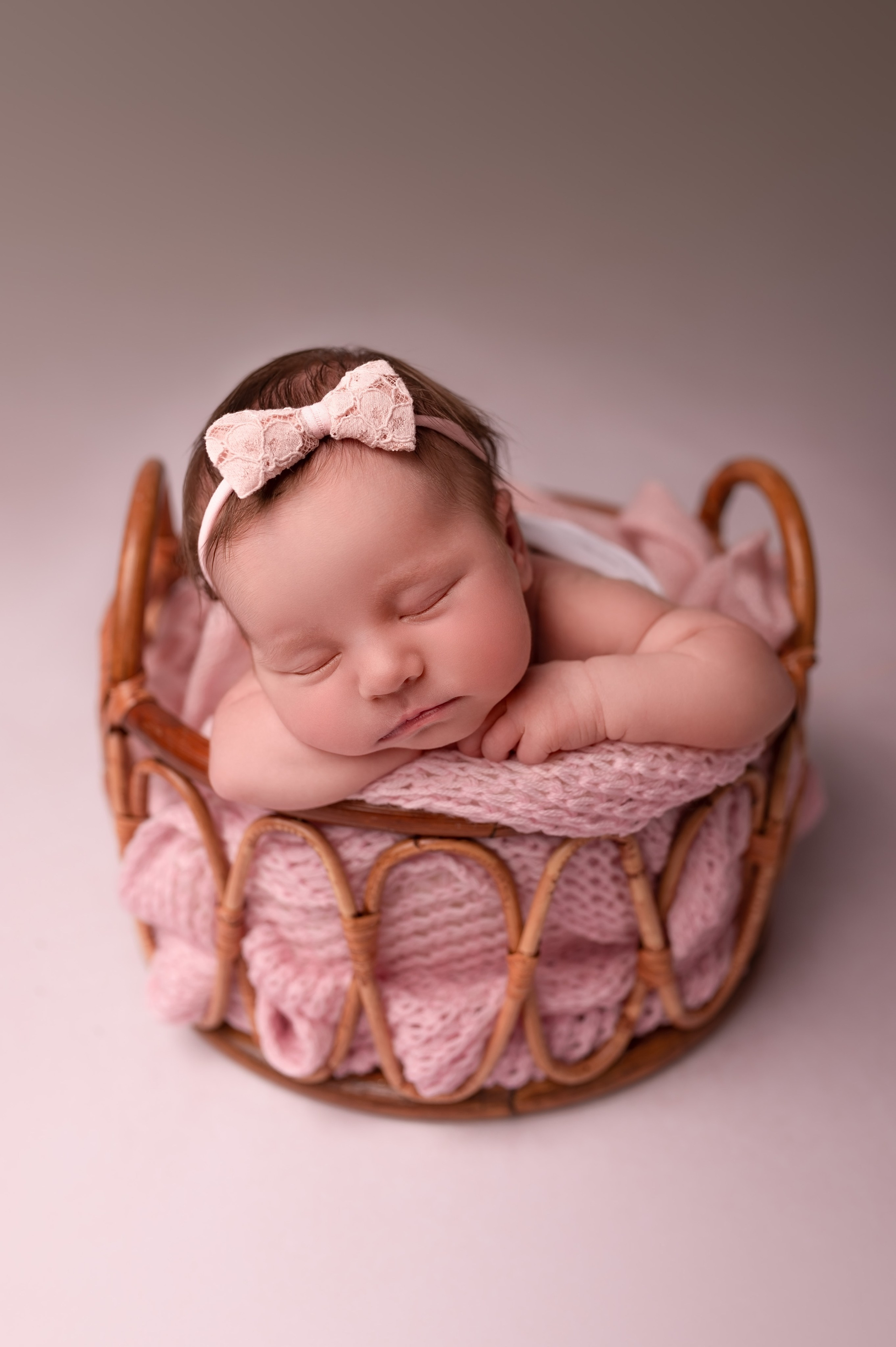 Новорожденные девочки. Детский фотограф в городе Жуковский Алиса Коробанова