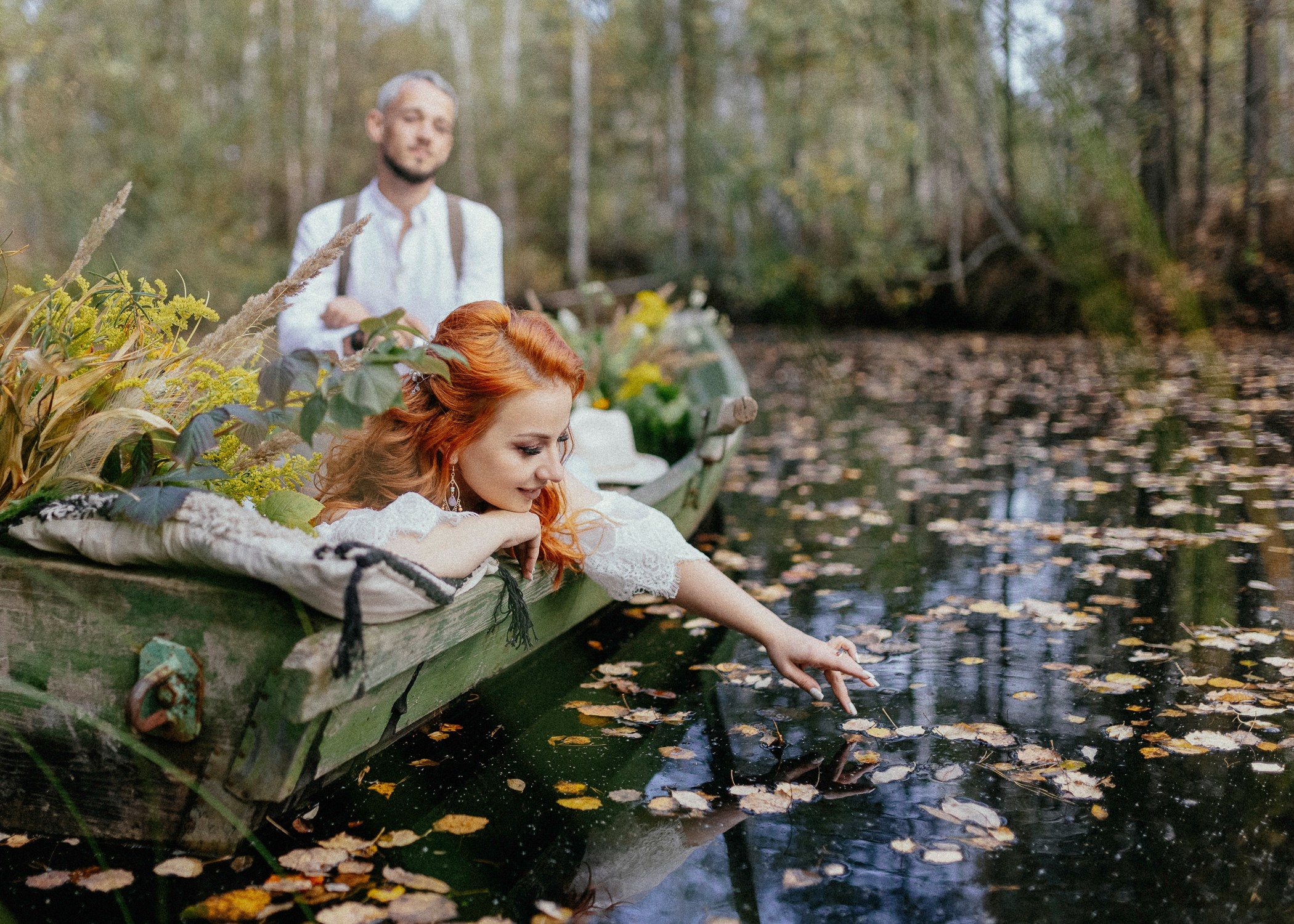 Лодка на Озере — природная локация для фотосессий в Зачарованном саду, Екатеринбург. Фотостудия «Зачарованный Сад» в 20 минутах от центра Екатеринбурга