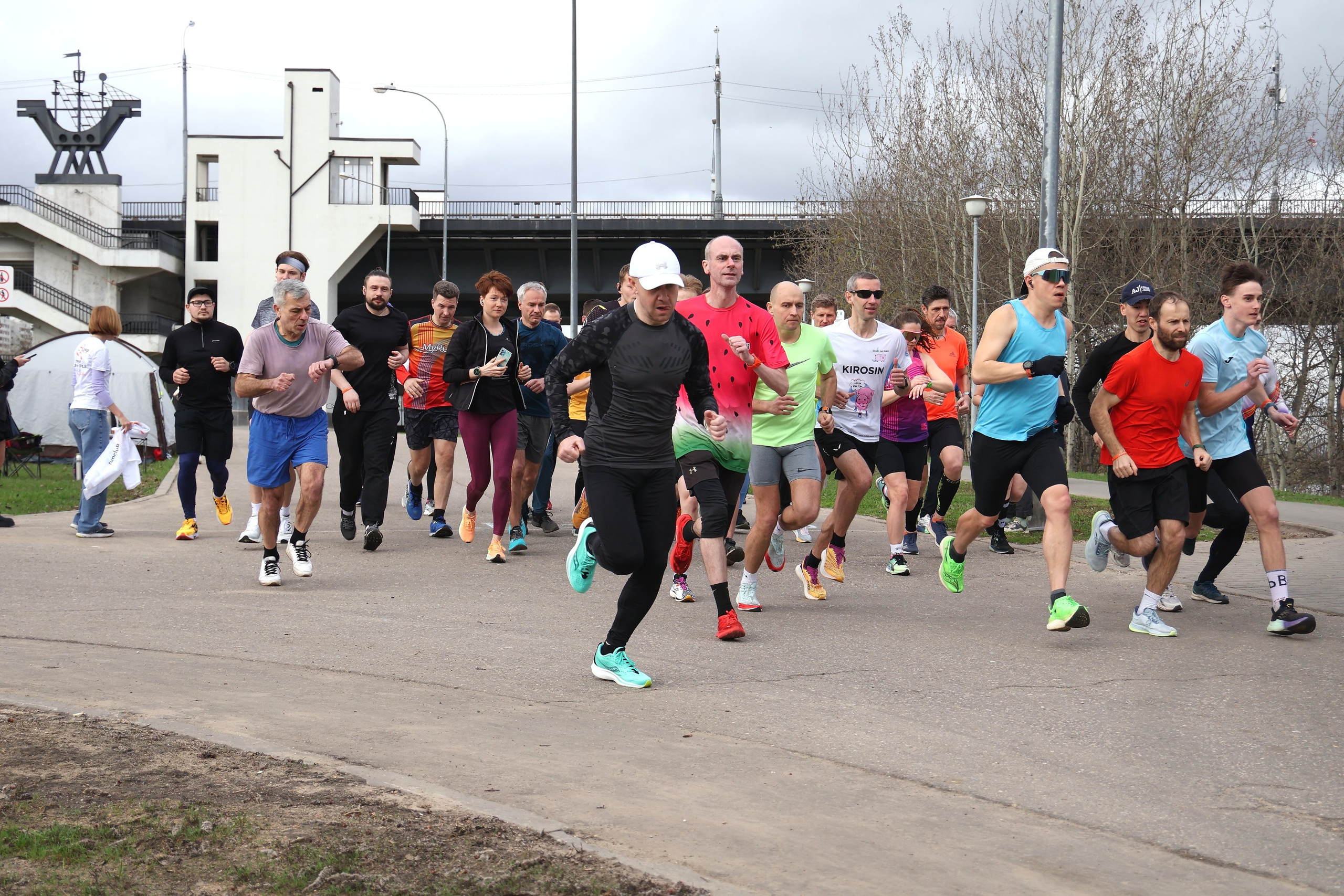 Забег «Контольная десятка» от RUN for PEOPLE. Спортивный и репортажный фотограф Ермакова Светлана