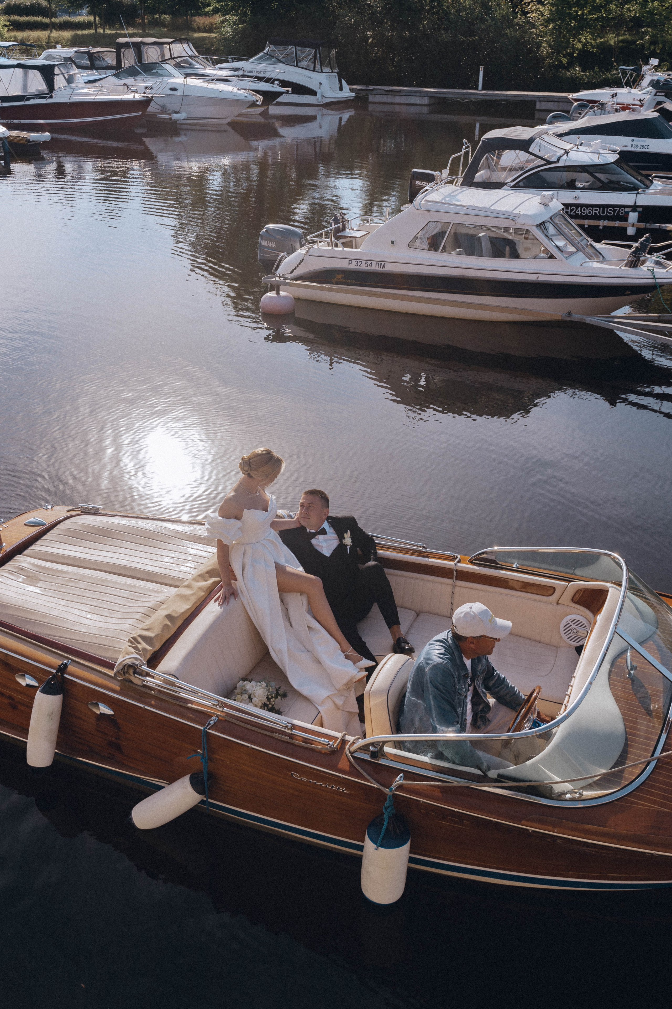 СВАДЕНБНАЯ СЬЕМКА НА КАТЕРЕ ПО КАНАЛАМ САНКТ-ПЕТЕРБУРГА И В АКВАТОРИИ НЕВЫ. Профессиональный фотограф, Санкт-Петербург — Виктория Богомолова