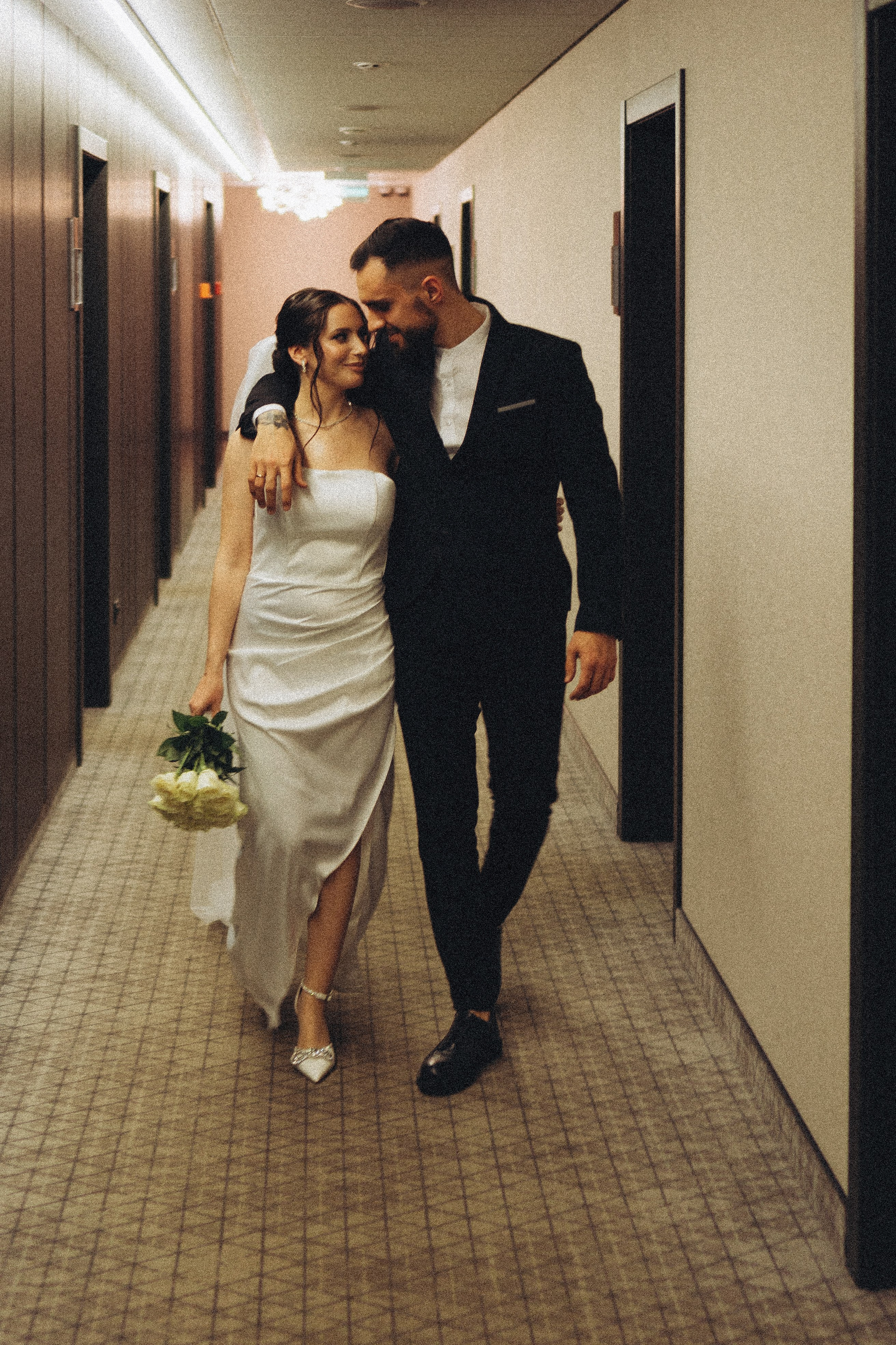 СВАДЕБНАЯ СЬЕМКА СБОРОВ ЖЕНИХА И НЕВЕСТЫ В ОТЕЛЕ И ТАКЖЕ ФОТОСЕССИИЯ В ОТЕЛЕЕ МЕГАПОЛИС БРЯНСК. Профессиональный фотограф, Санкт-Петербург — Виктория Богомолова
