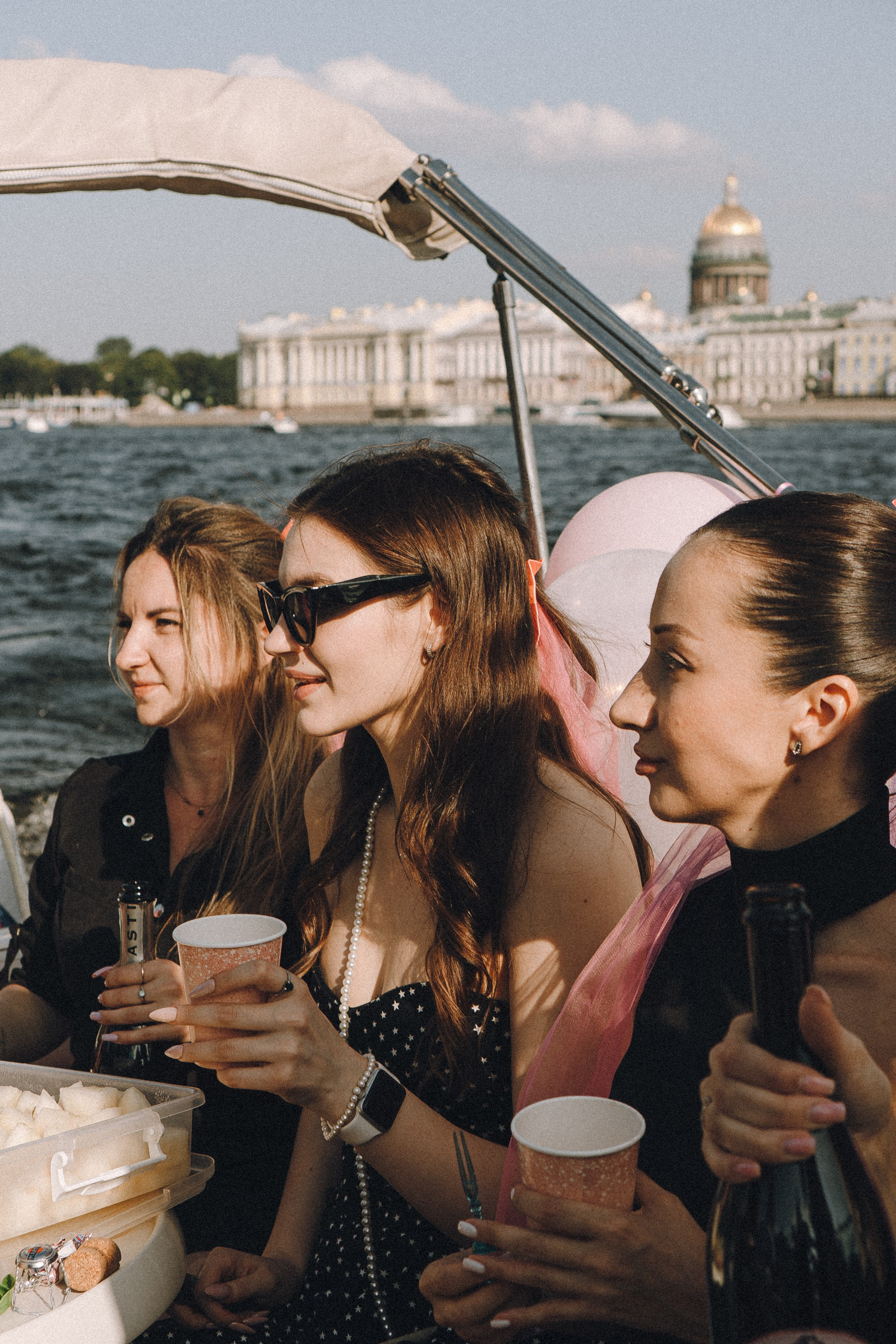 ДЕВИЧНИК НА КАТЕРЕ. Профессиональный фотограф, Санкт-Петербург — Виктория Богомолова