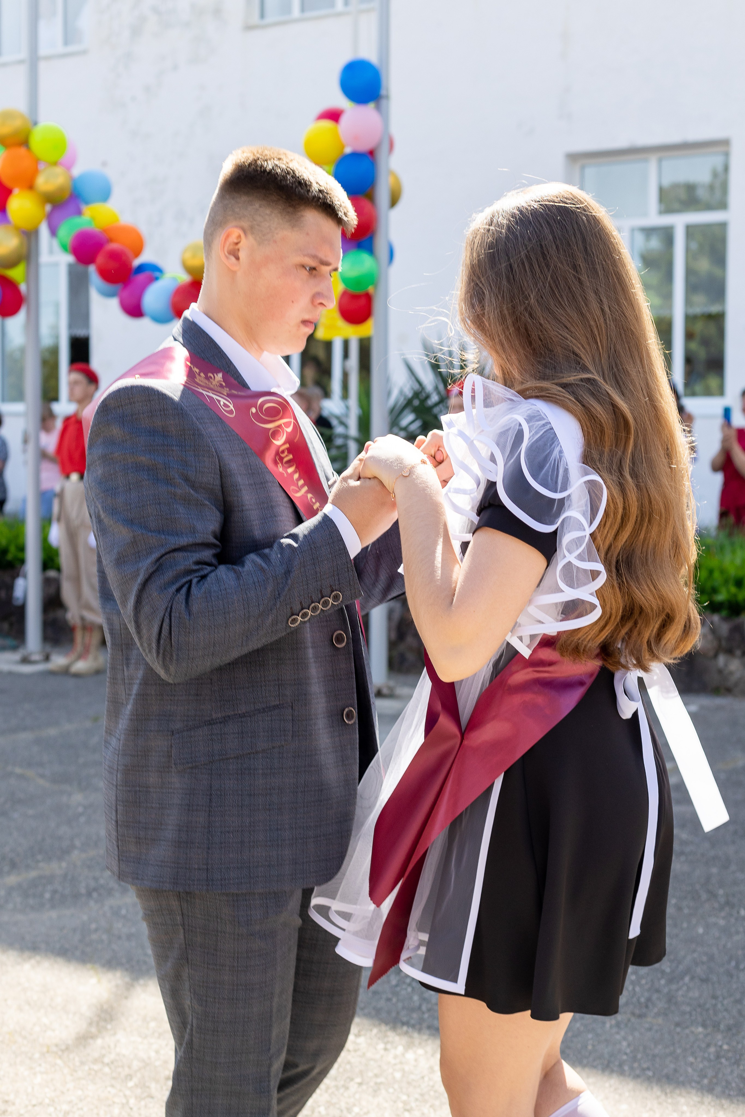 Последний звонок. Выпускные альбомы Майкоп, Краснодар Елена Золотарева