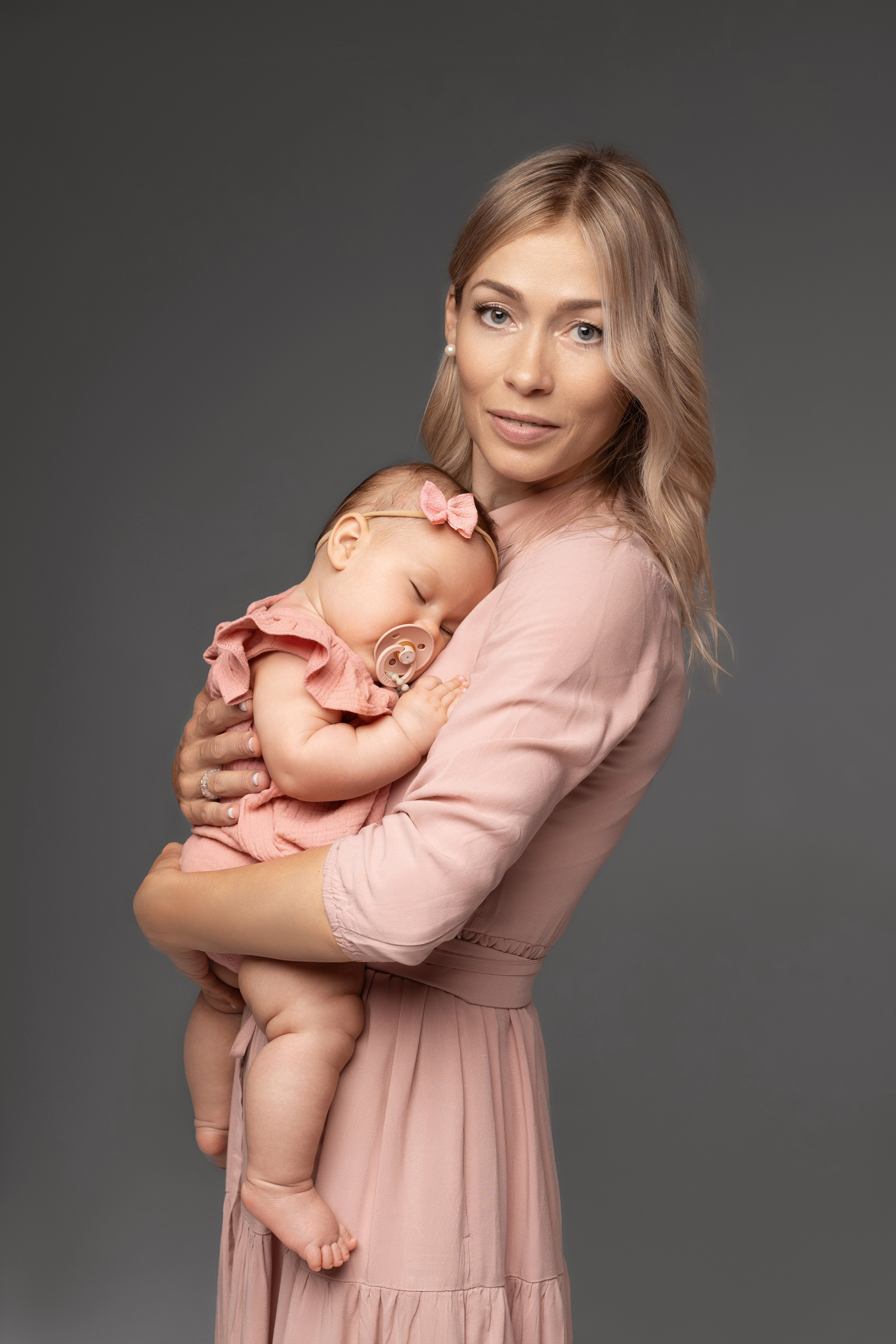 Мама и малыш. Фотограф новорожденных Модяева Ирина