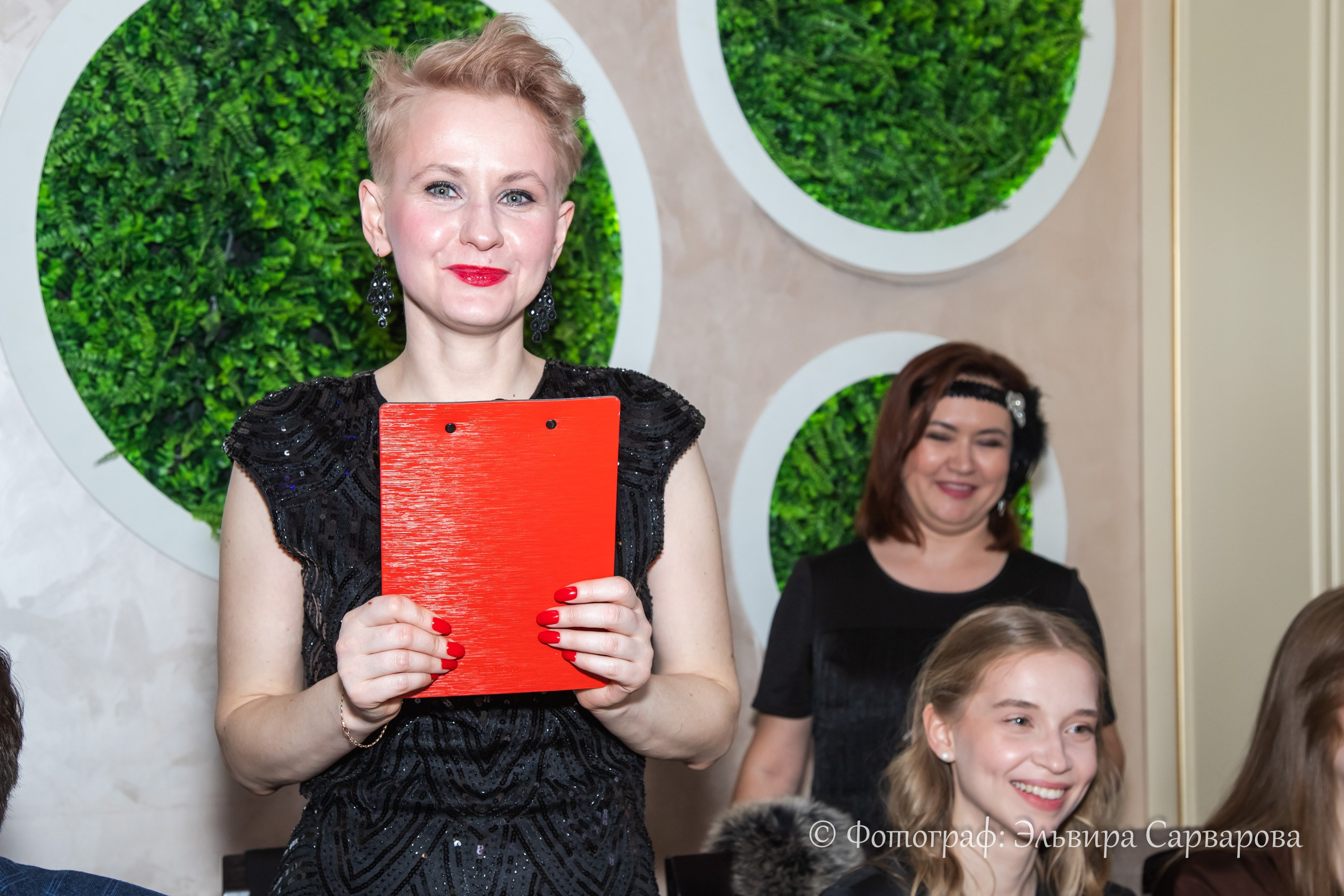 Гангстерская вечеринка в стиле 1920-х. Репортажный Фотограф