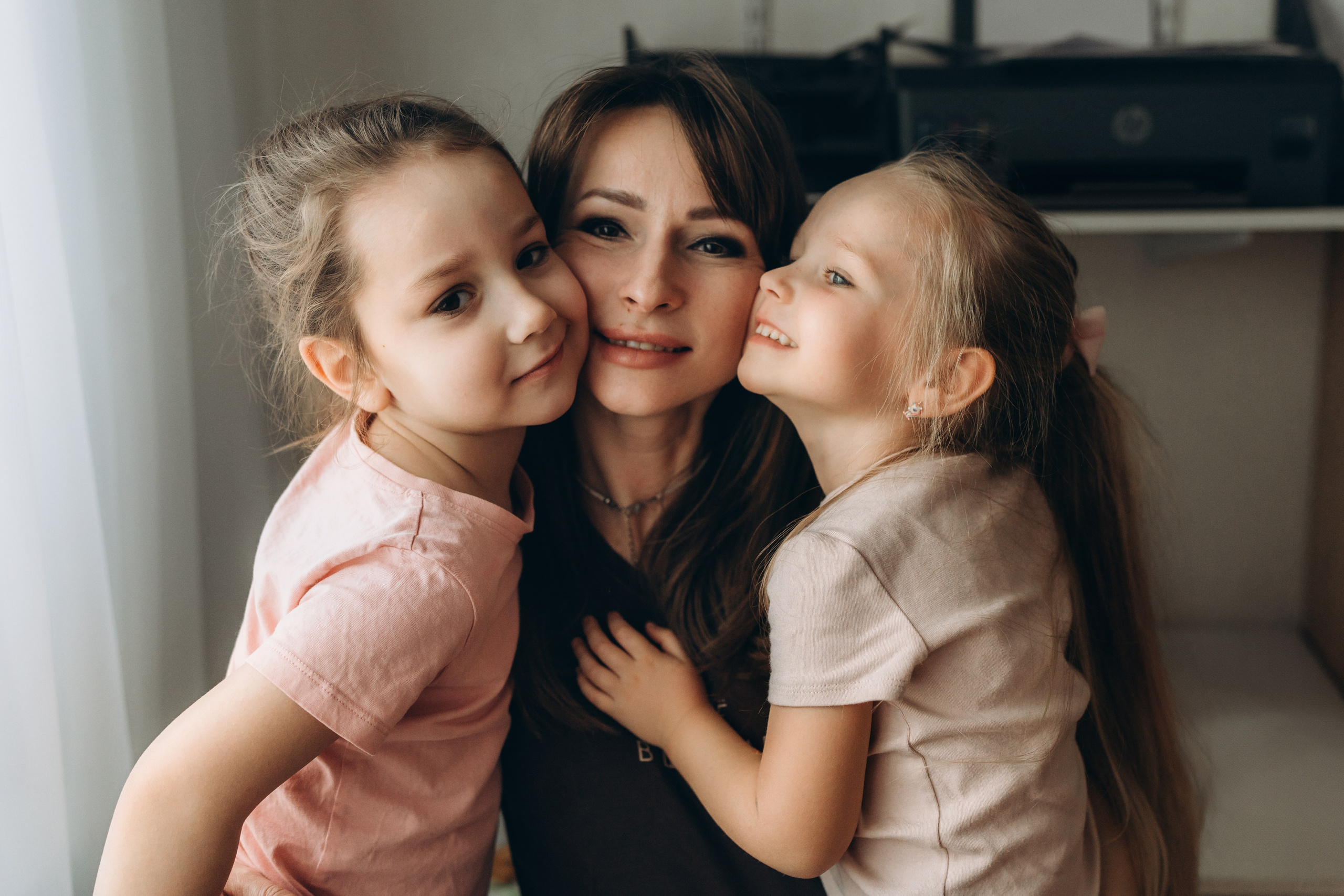 Уютная домашняя фотосессия Любы Димы Веры и Алины. Детский, семейный и ньюборн фотограф в Москве Юлия Шуарт