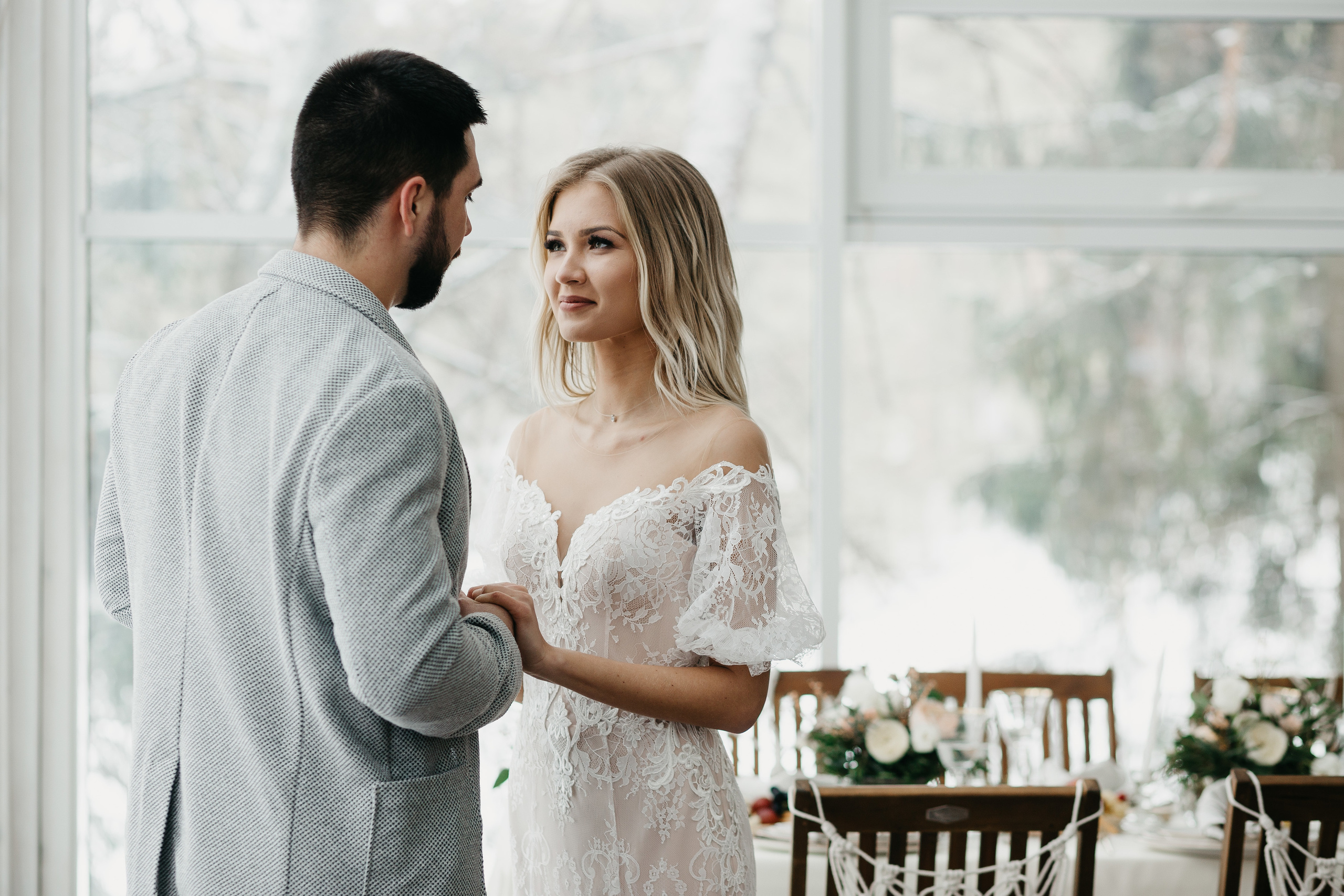 Свадебная прогулка в загородном отеле Pine River. Свадебный фотограф Калуга Москва Диана Румянцева