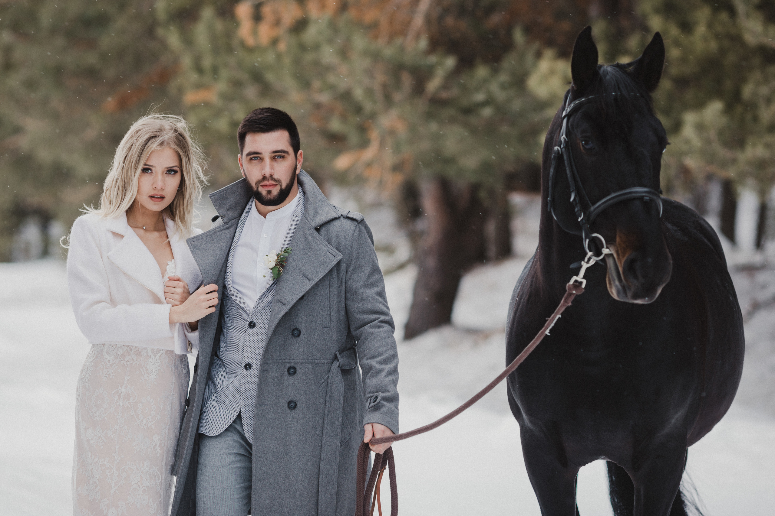 Свадебная прогулка в загородном отеле Pine River. Свадебный фотограф Калуга Москва Диана Румянцева