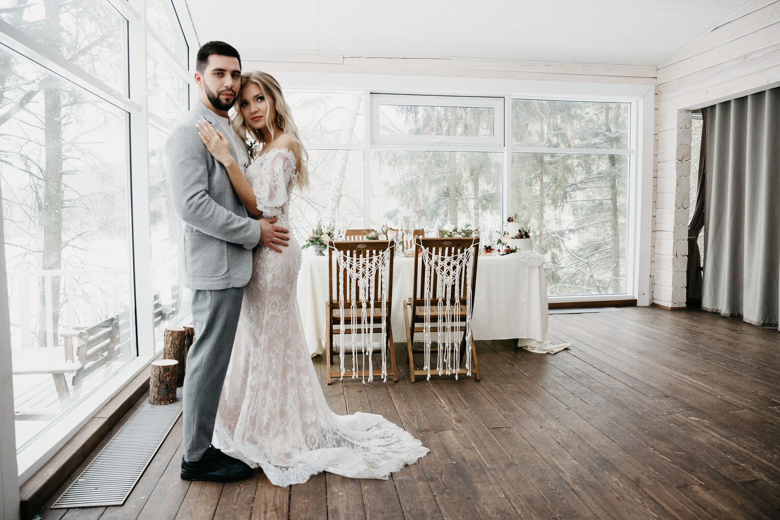 Свадебная прогулка в загородном отеле Pine River. Свадебный фотограф Калуга Москва Диана Румянцева