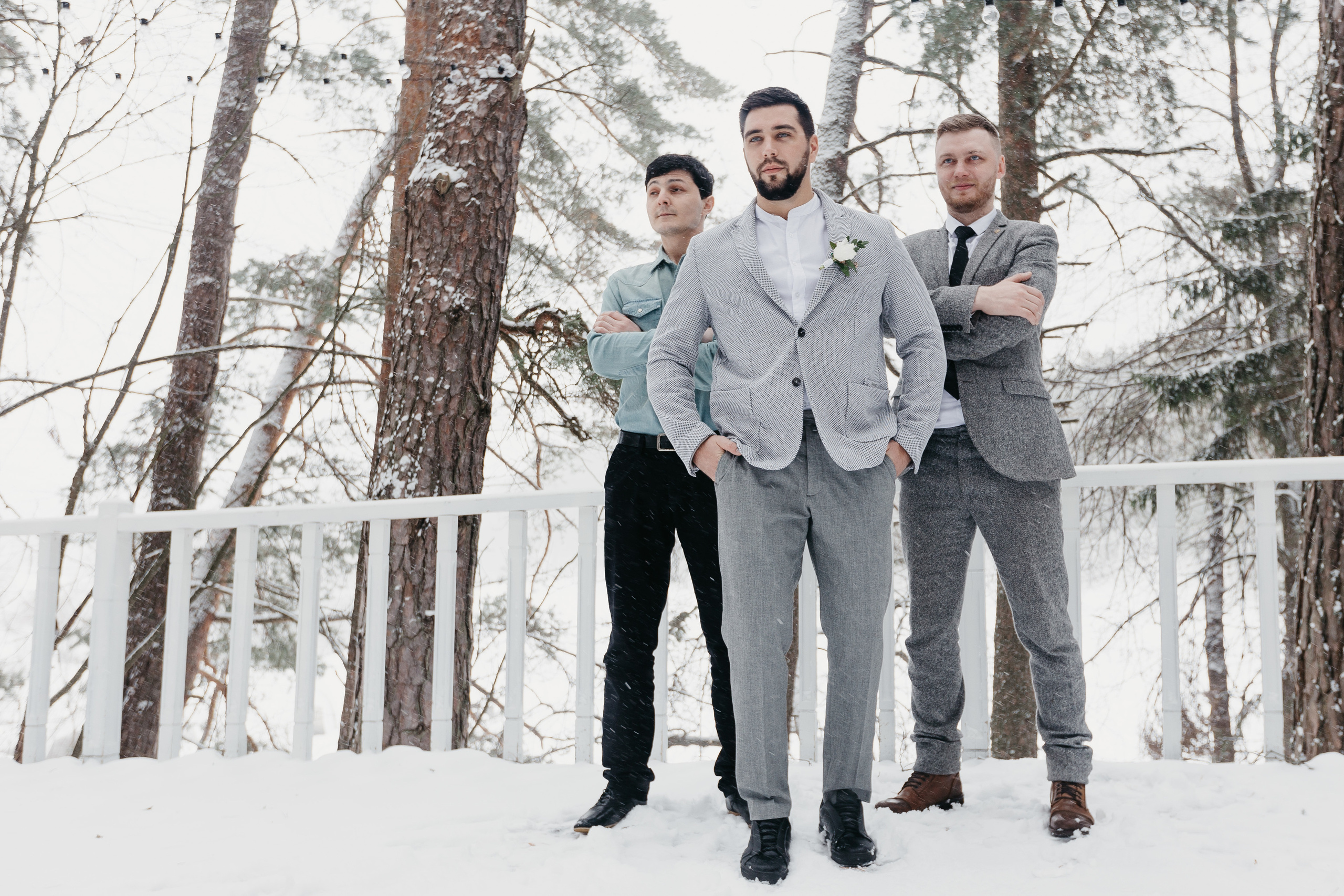 Свадебная прогулка в загородном отеле Pine River. Свадебный фотограф Калуга Москва Диана Румянцева