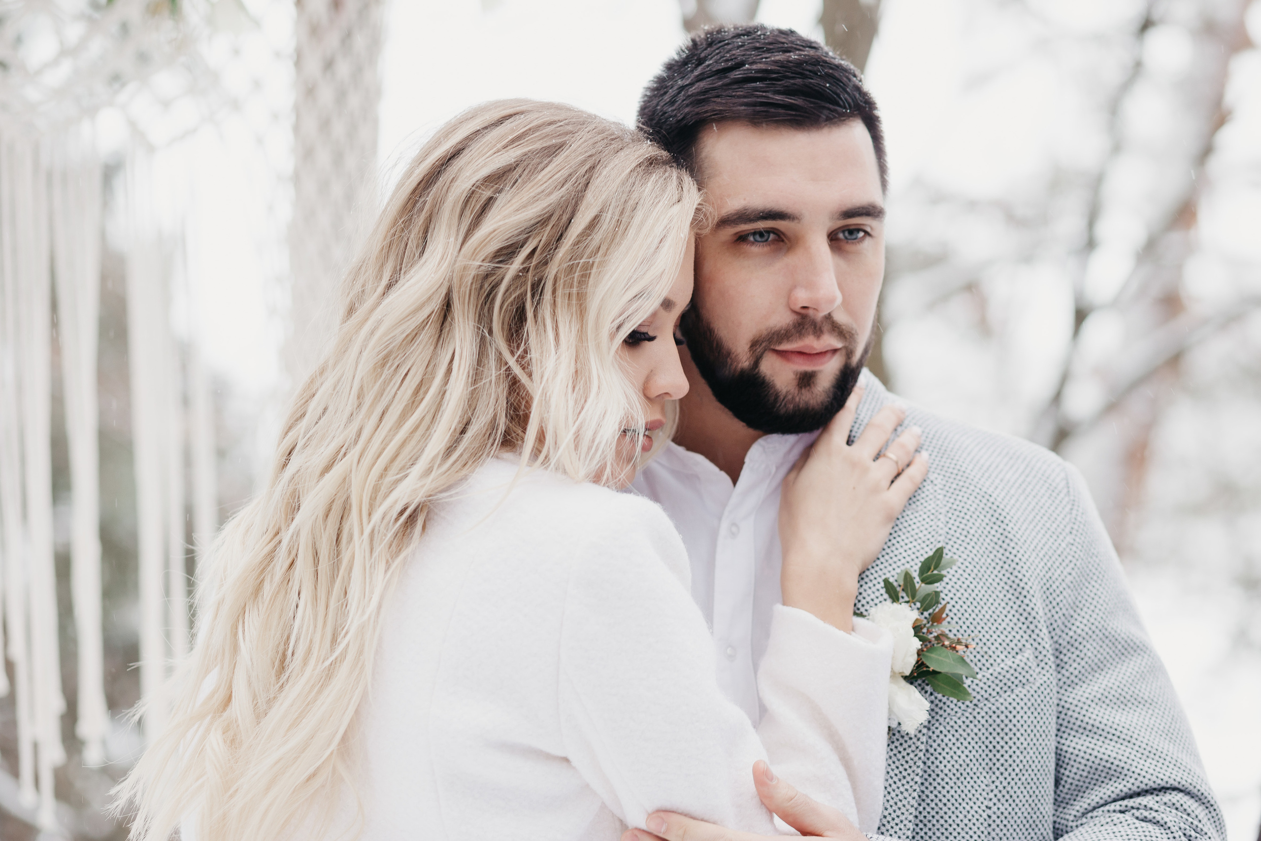 Свадебная прогулка в загородном отеле Pine River. Свадебный фотограф Калуга Москва Диана Румянцева