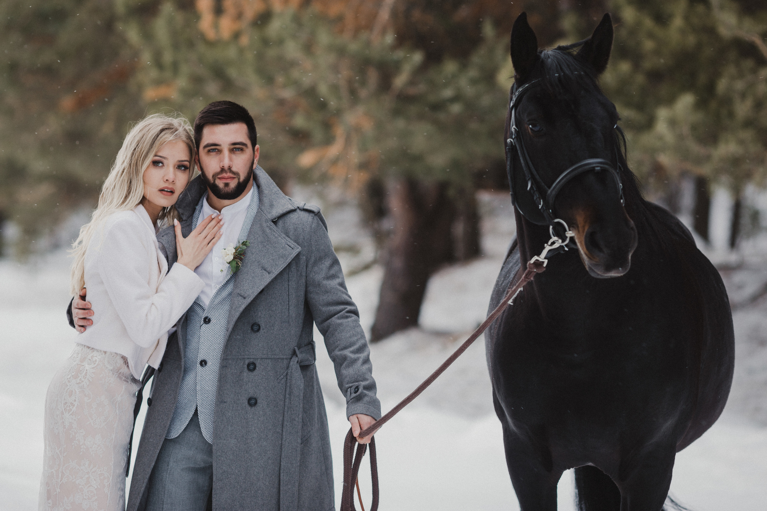 Свадебная прогулка в загородном отеле Pine River. Свадебный фотограф Калуга Москва Диана Румянцева