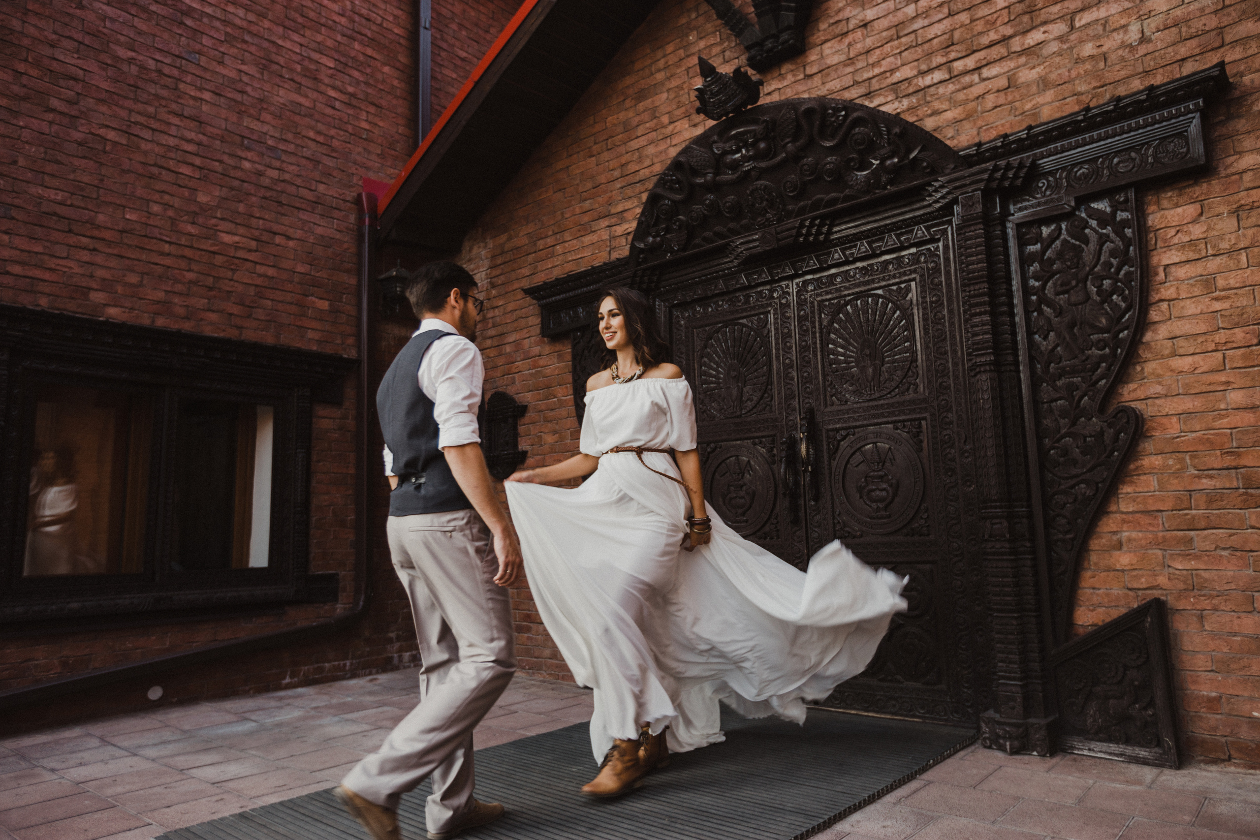 Свадебная прогулка в Этномире Свадебная фотосъемка в Этномире. Свадебный фотограф Калуга Москва Диана Румянцева