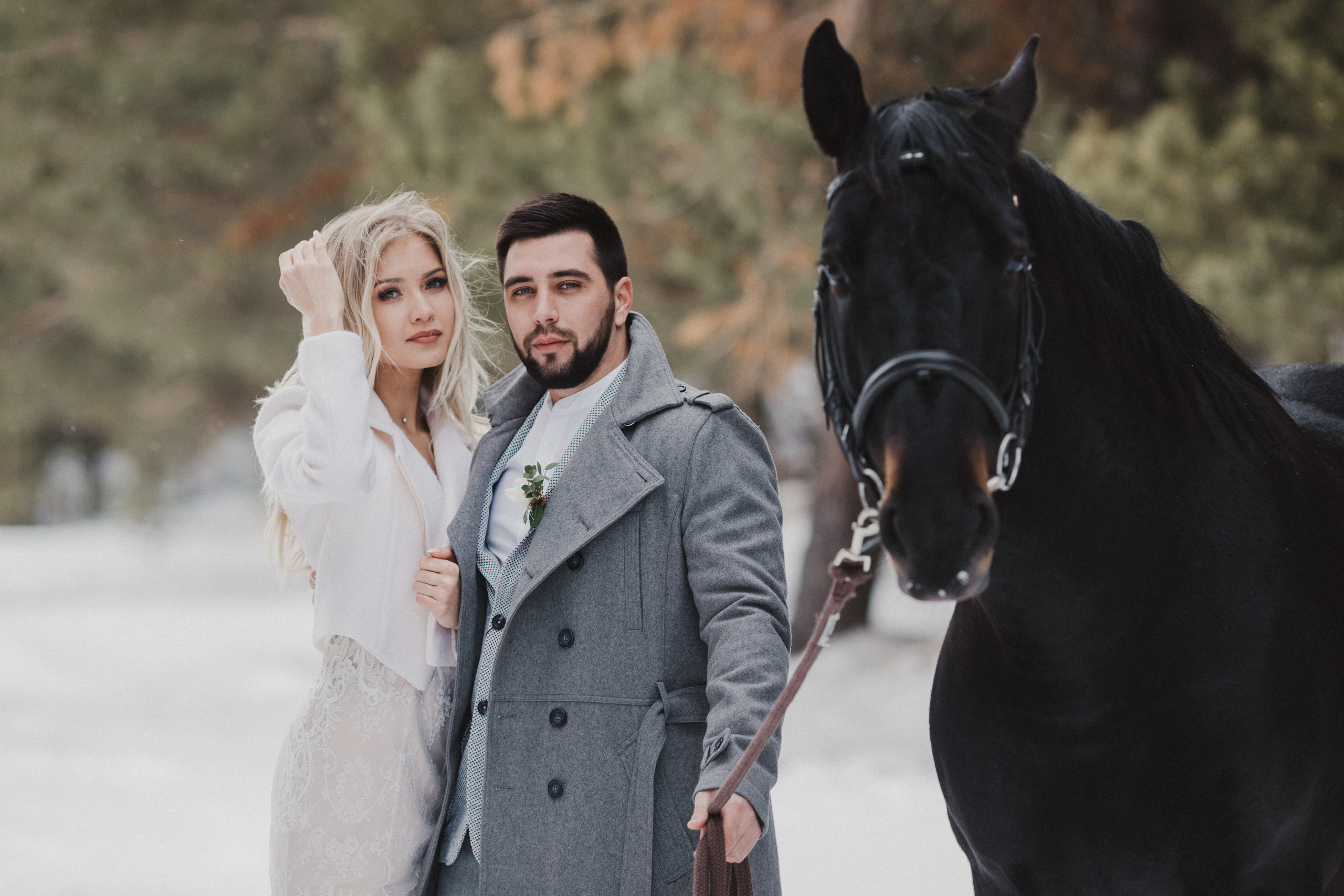 Свадебная прогулка в загородном отеле Pine River. Свадебный фотограф Калуга Москва Диана Румянцева