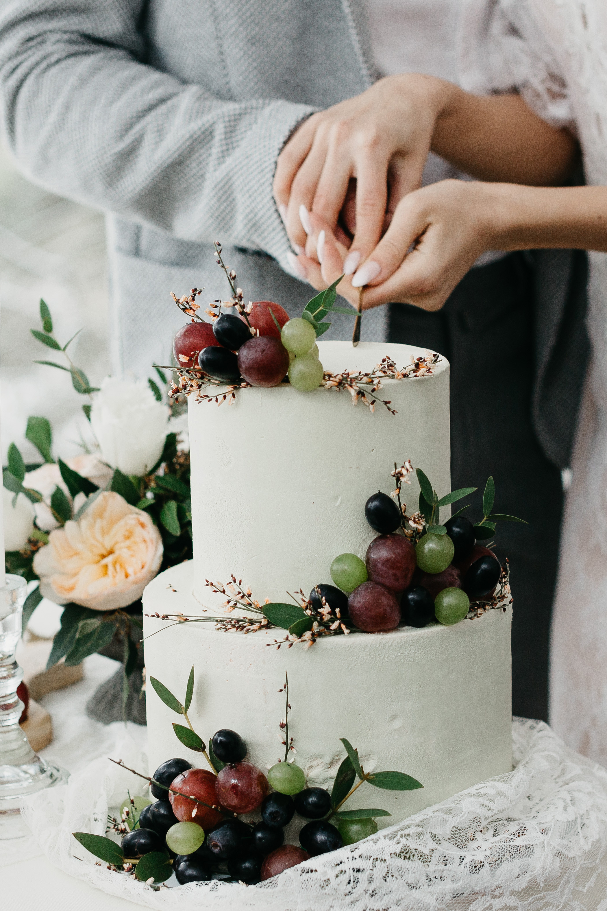 Свадебная прогулка в загородном отеле Pine River. Свадебный фотограф Калуга Москва Диана Румянцева