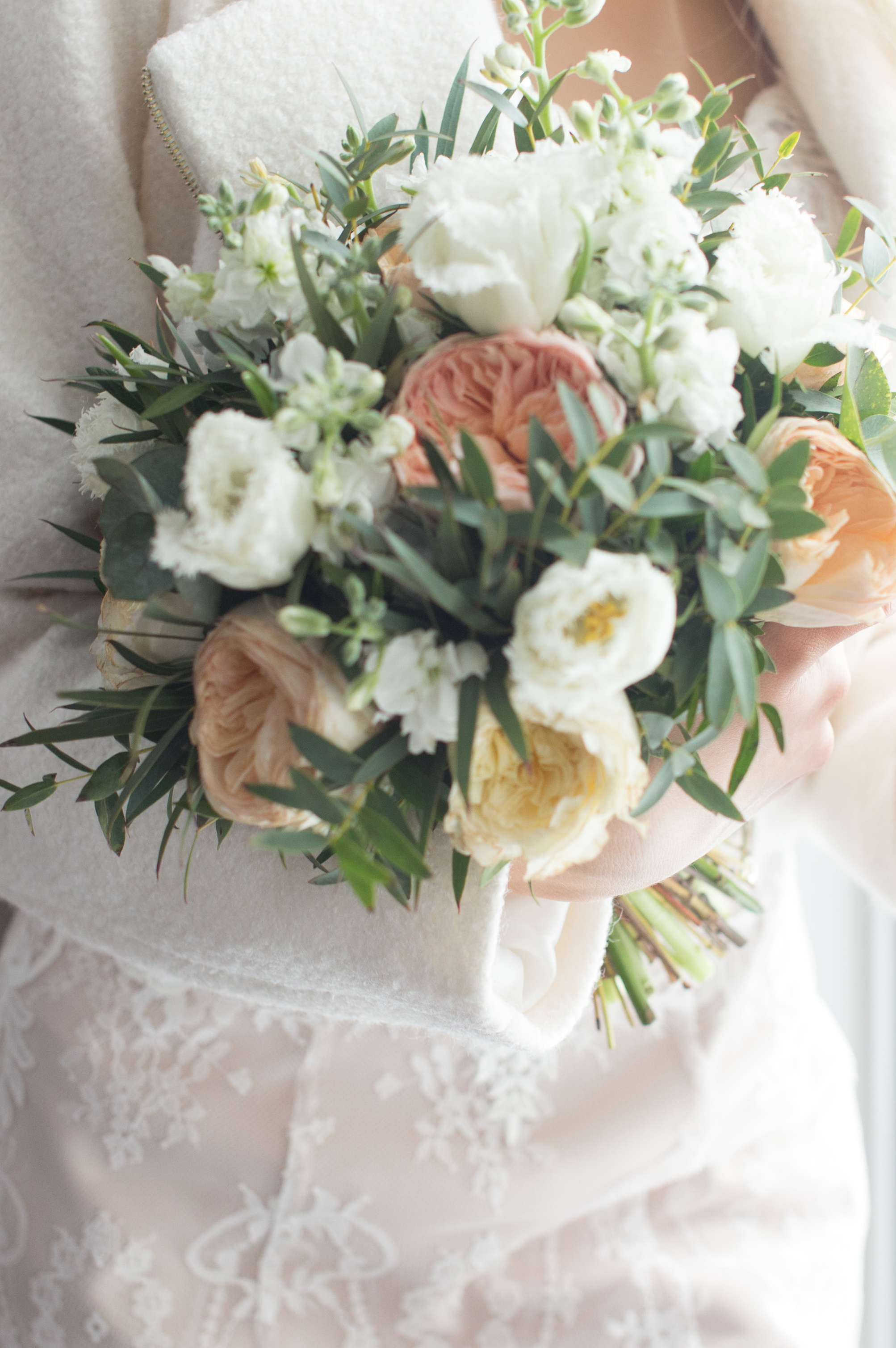 Свадебная прогулка в загородном отеле Pine River. Свадебный фотограф Калуга Москва Диана Румянцева