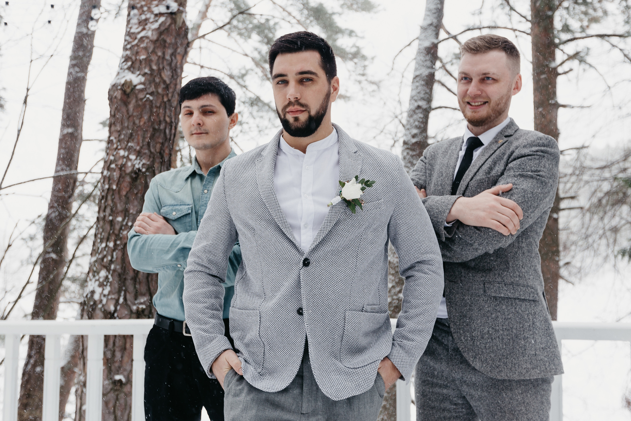 Свадебная прогулка в загородном отеле Pine River. Свадебный фотограф Калуга Москва Диана Румянцева