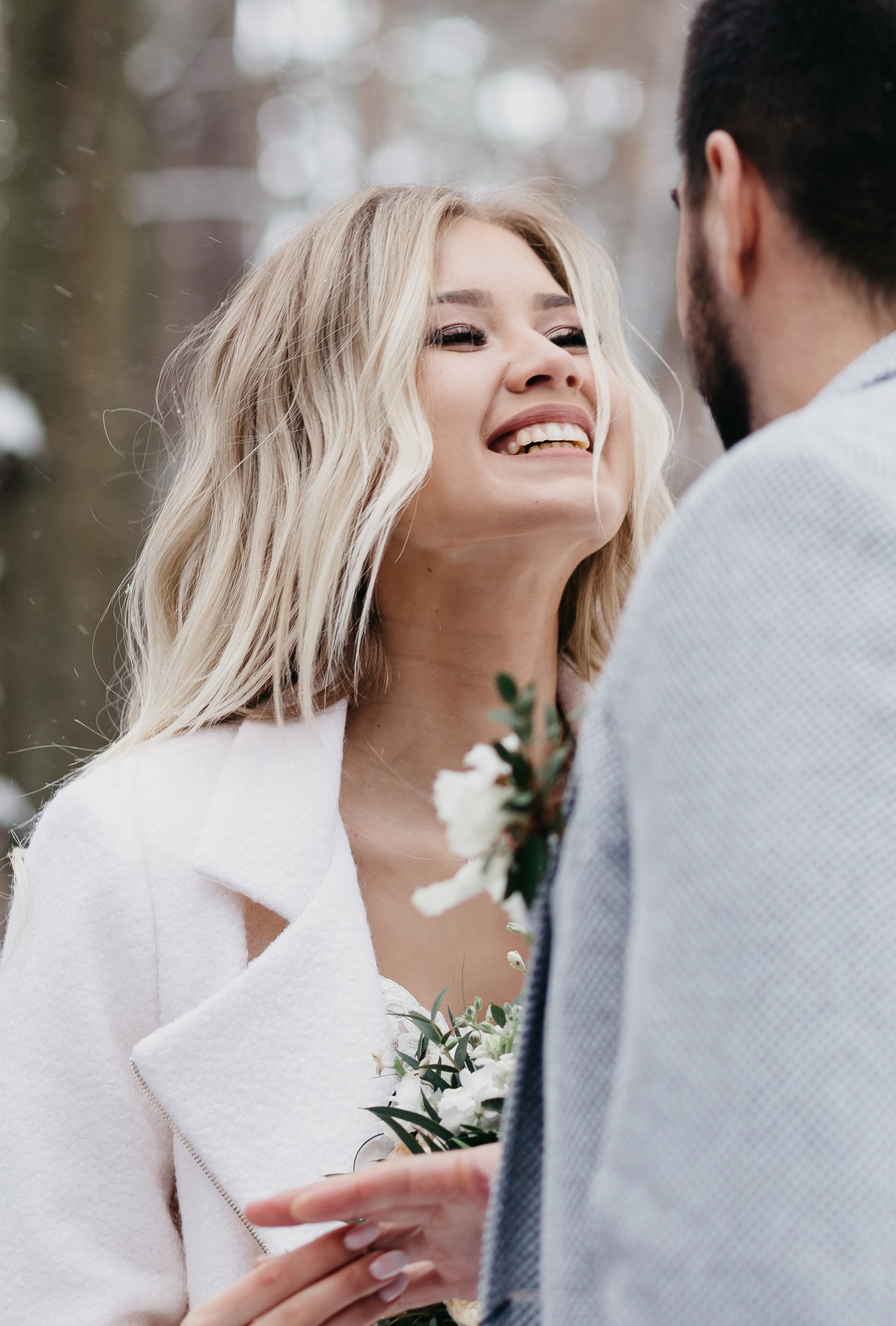 Свадебная прогулка в загородном отеле Pine River. Свадебный фотограф Калуга Москва Диана Румянцева