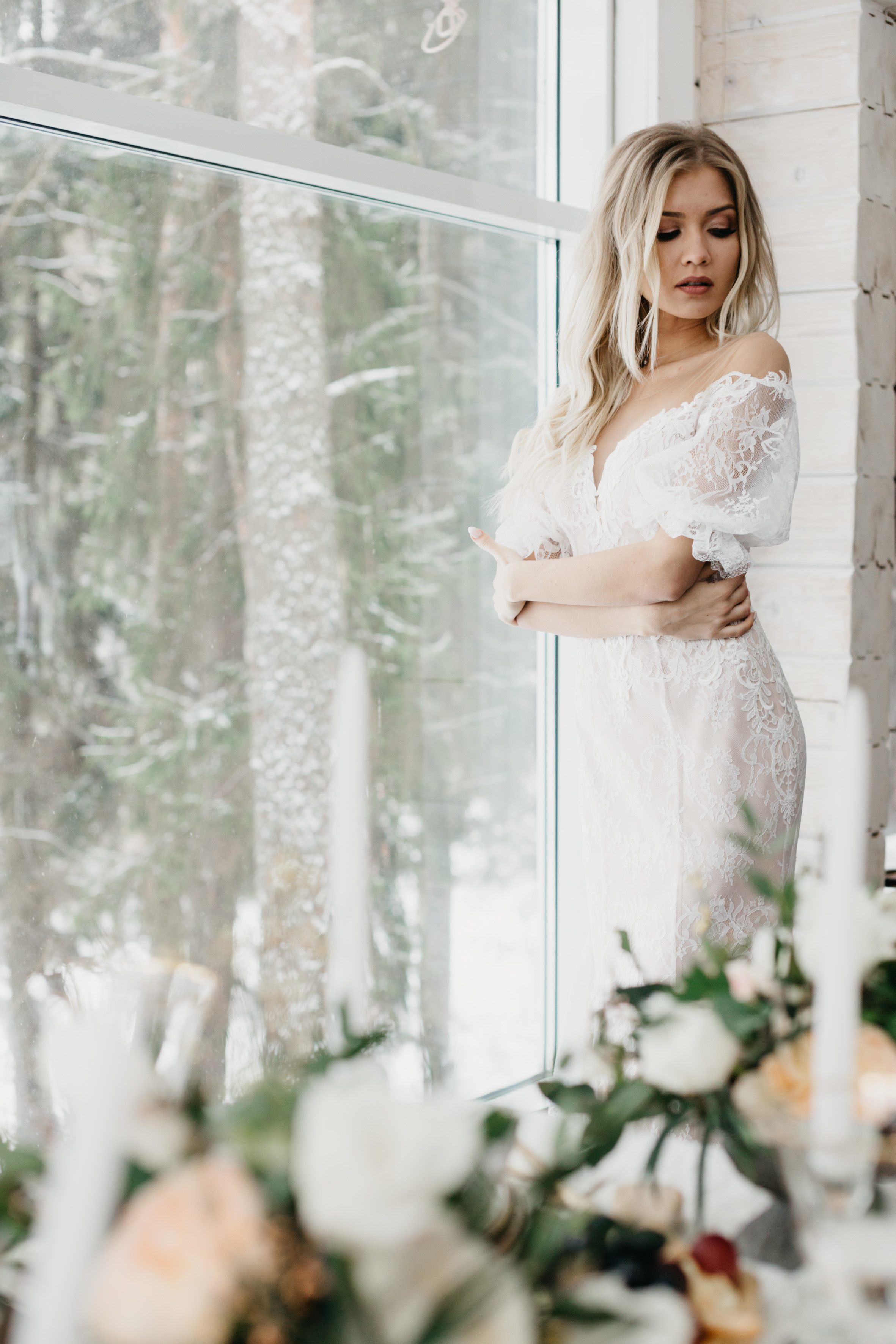 Свадебная прогулка в загородном отеле Pine River. Свадебный фотограф Калуга Москва Диана Румянцева