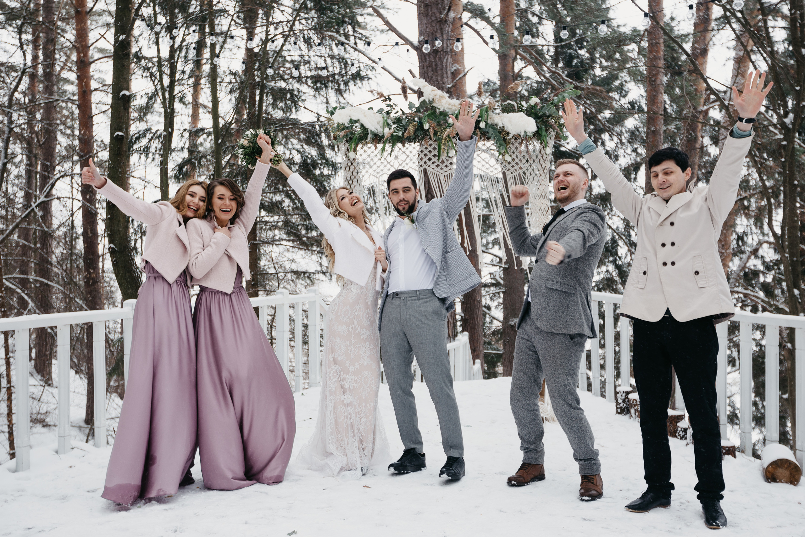 Свадебная прогулка в загородном отеле Pine River. Свадебный фотограф Калуга Москва Диана Румянцева