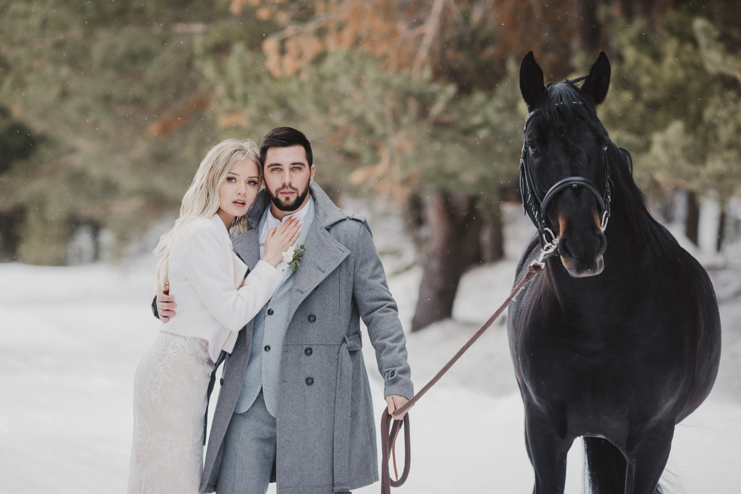 Свадебная прогулка в загородном отеле Pine River. Свадебный фотограф Калуга Москва Диана Румянцева