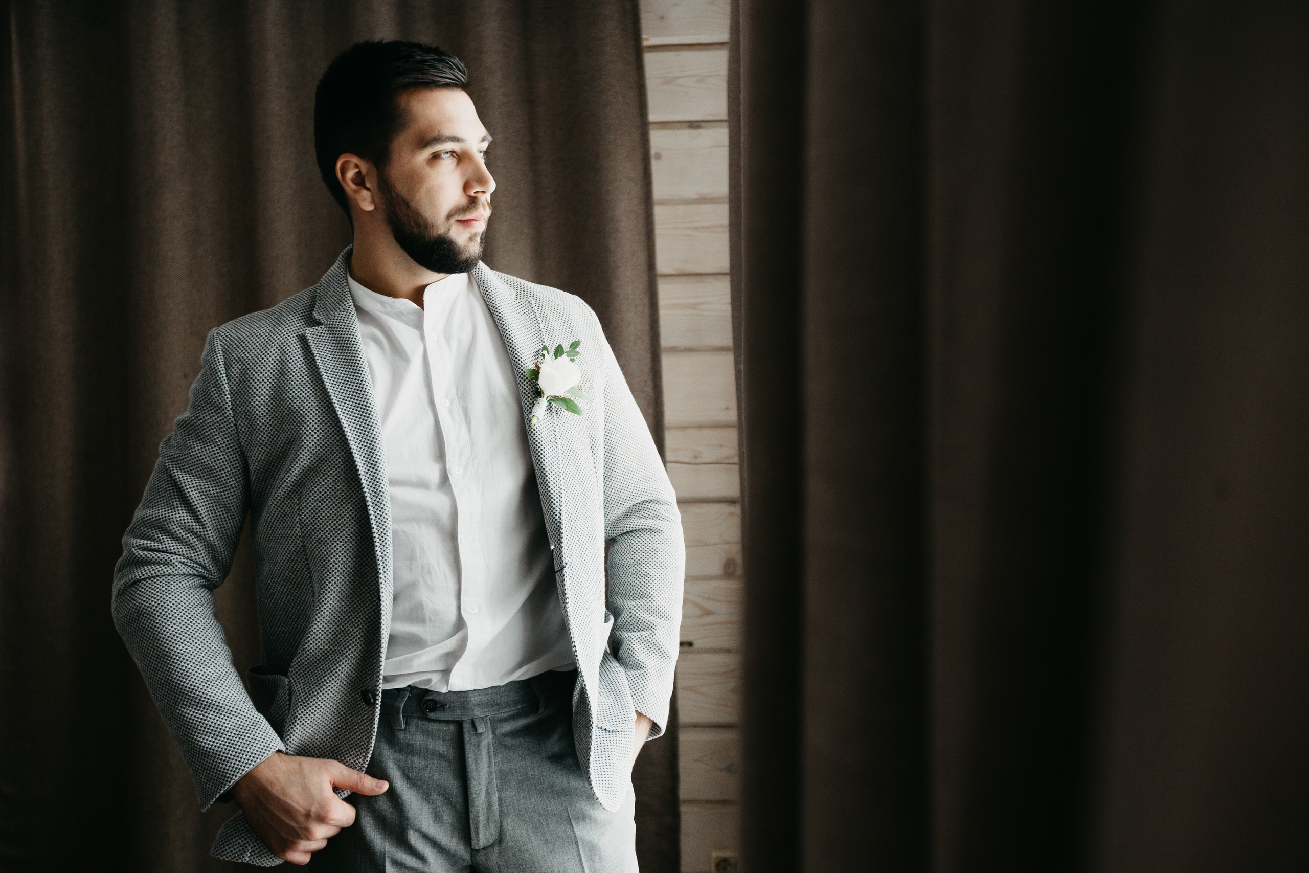 Свадебная прогулка в загородном отеле Pine River. Свадебный фотограф Калуга Москва Диана Румянцева