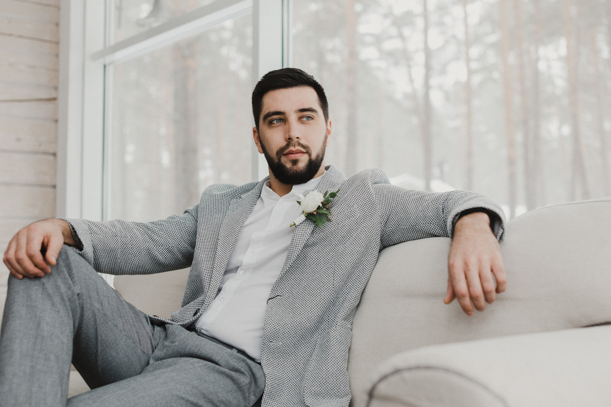 Свадебная прогулка в загородном отеле Pine River. Свадебный фотограф Калуга Москва Диана Румянцева